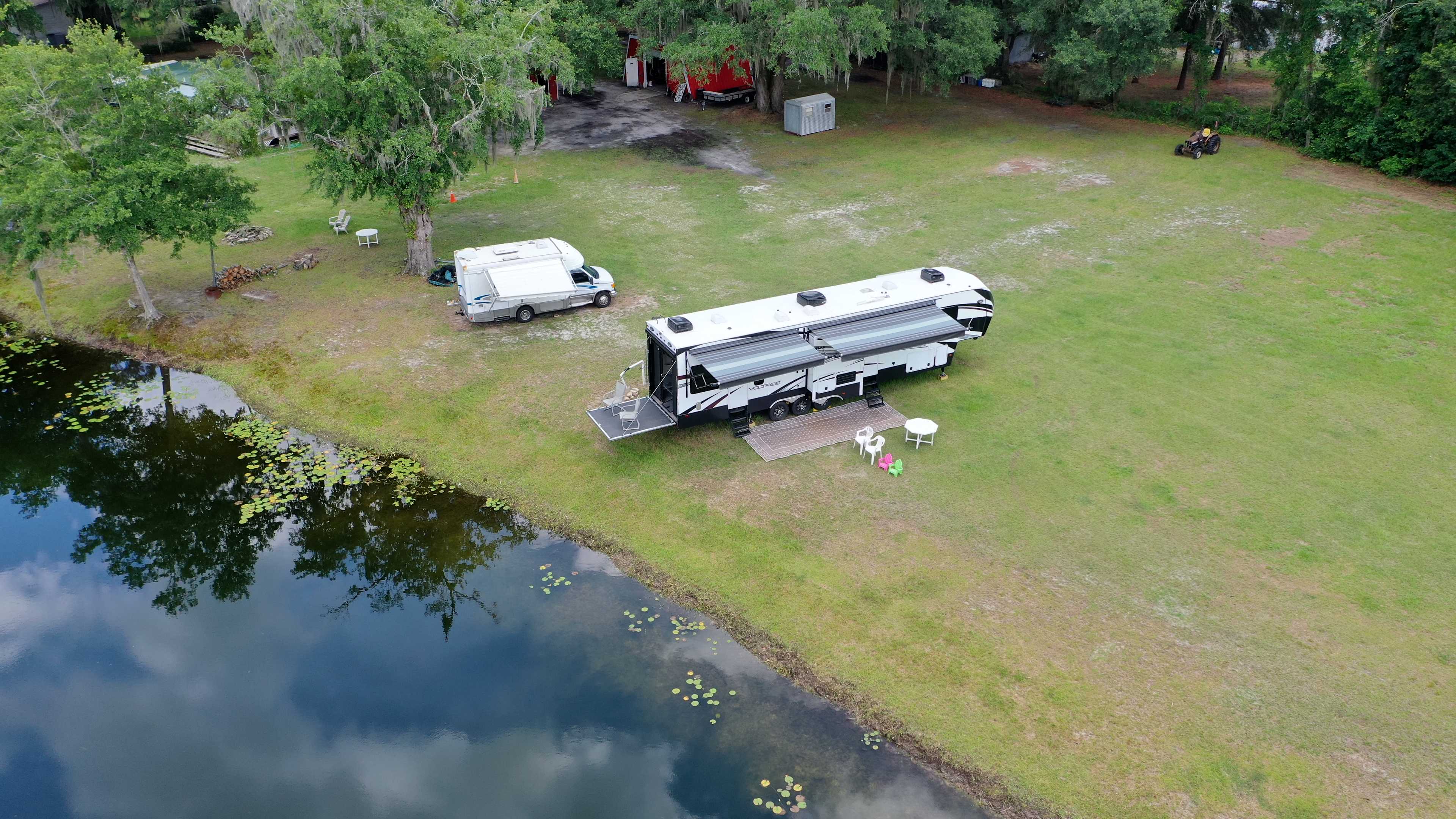 Vineyard Lake Getaway