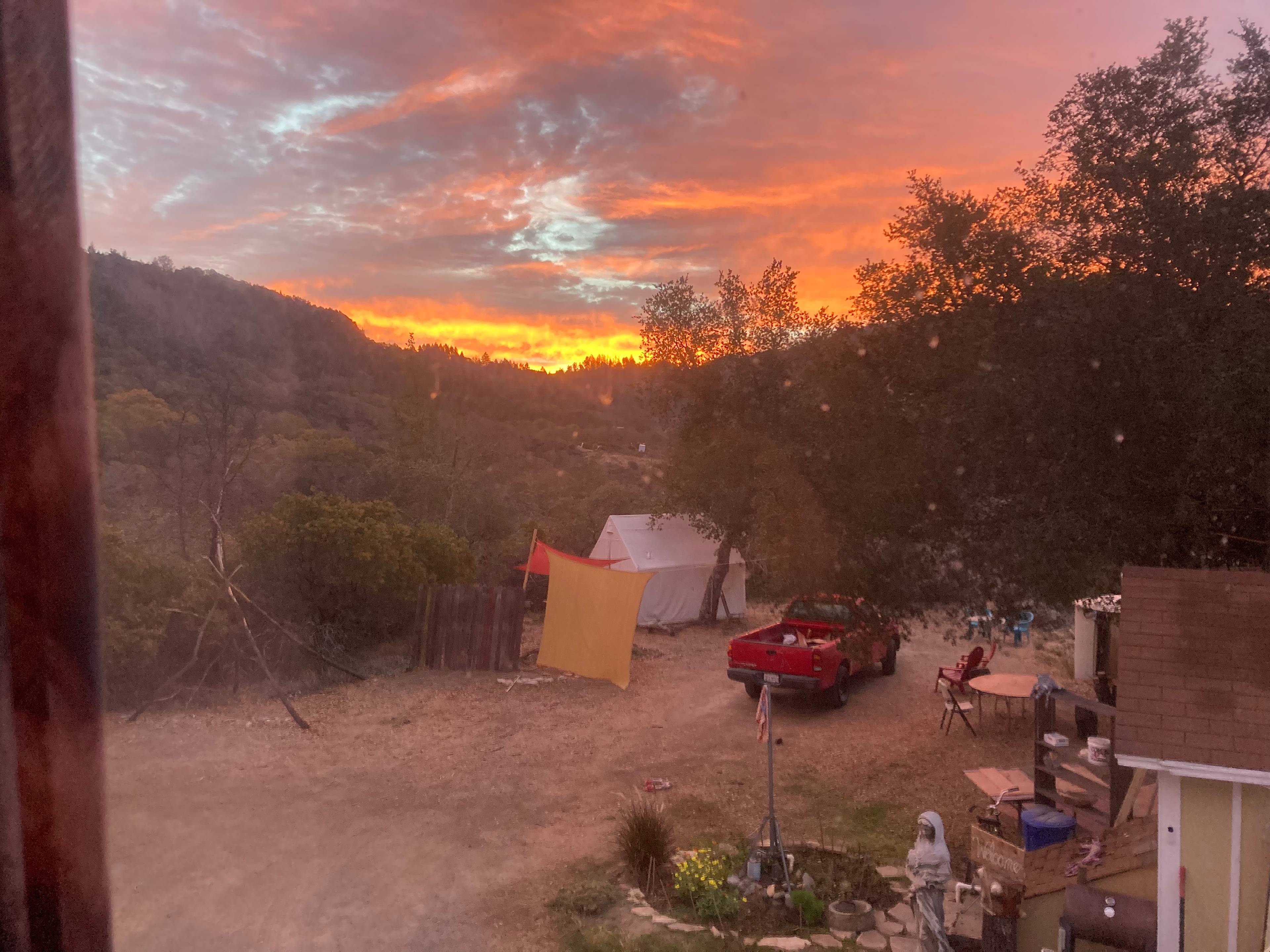 Whaleback Ridge Cabins & Camp