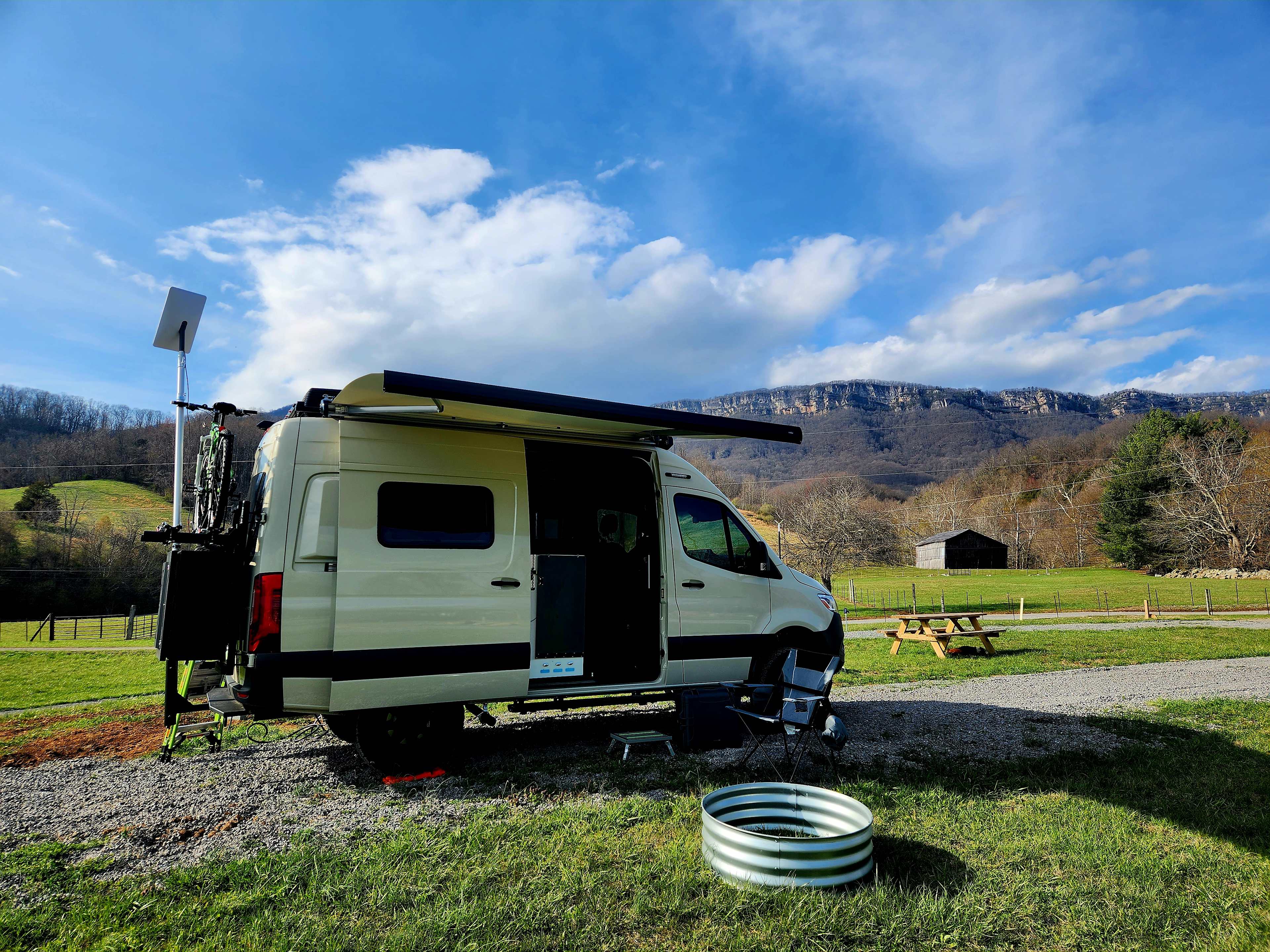 Site setup with Starlink. Great signal, plus the provided wi-fi is strong as well.