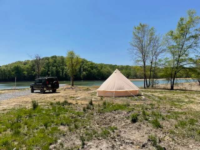 LAKESIDE GETAWAY ON DOUGLAS