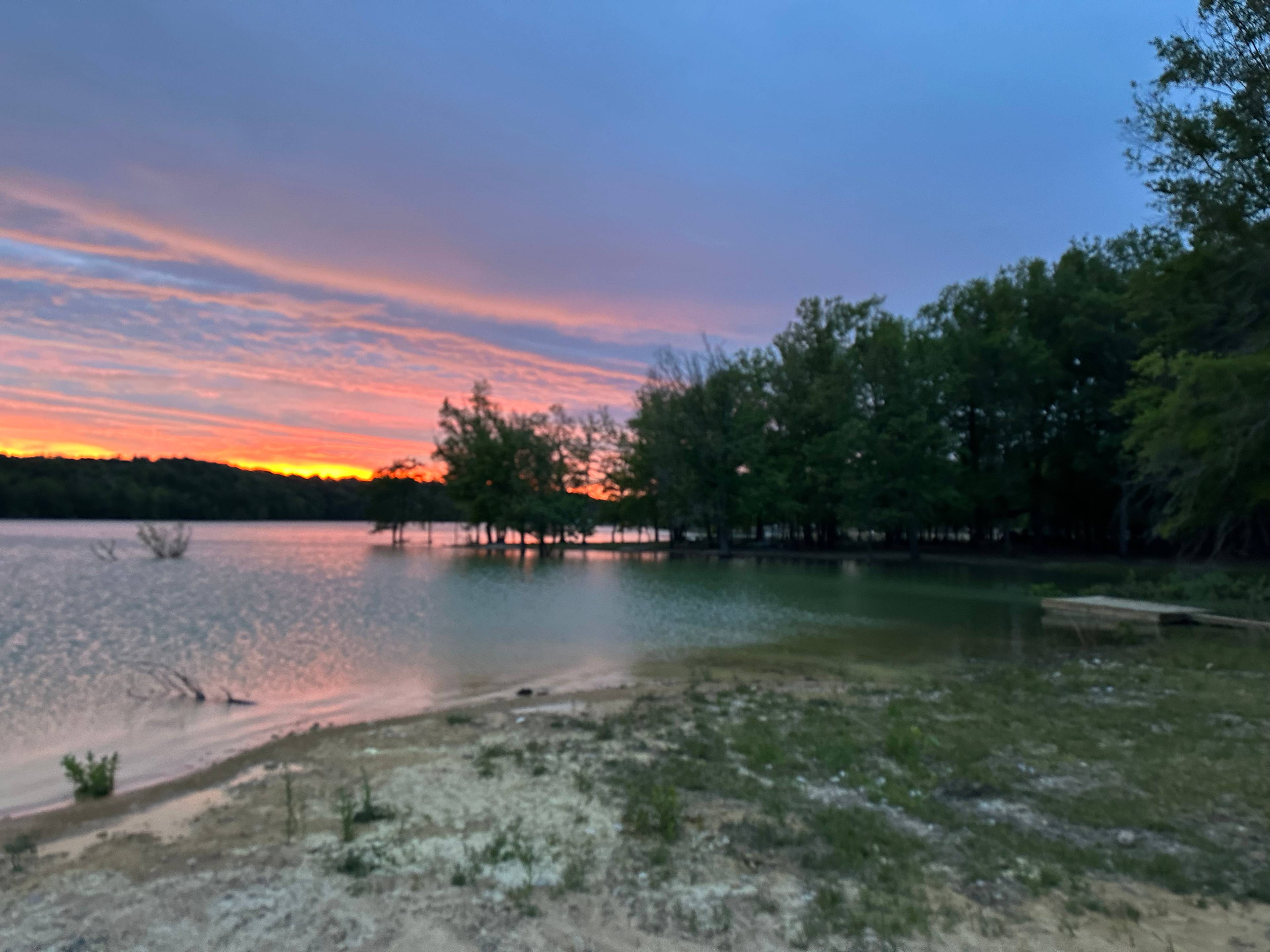 LAKESIDE GETAWAY ON DOUGLAS
