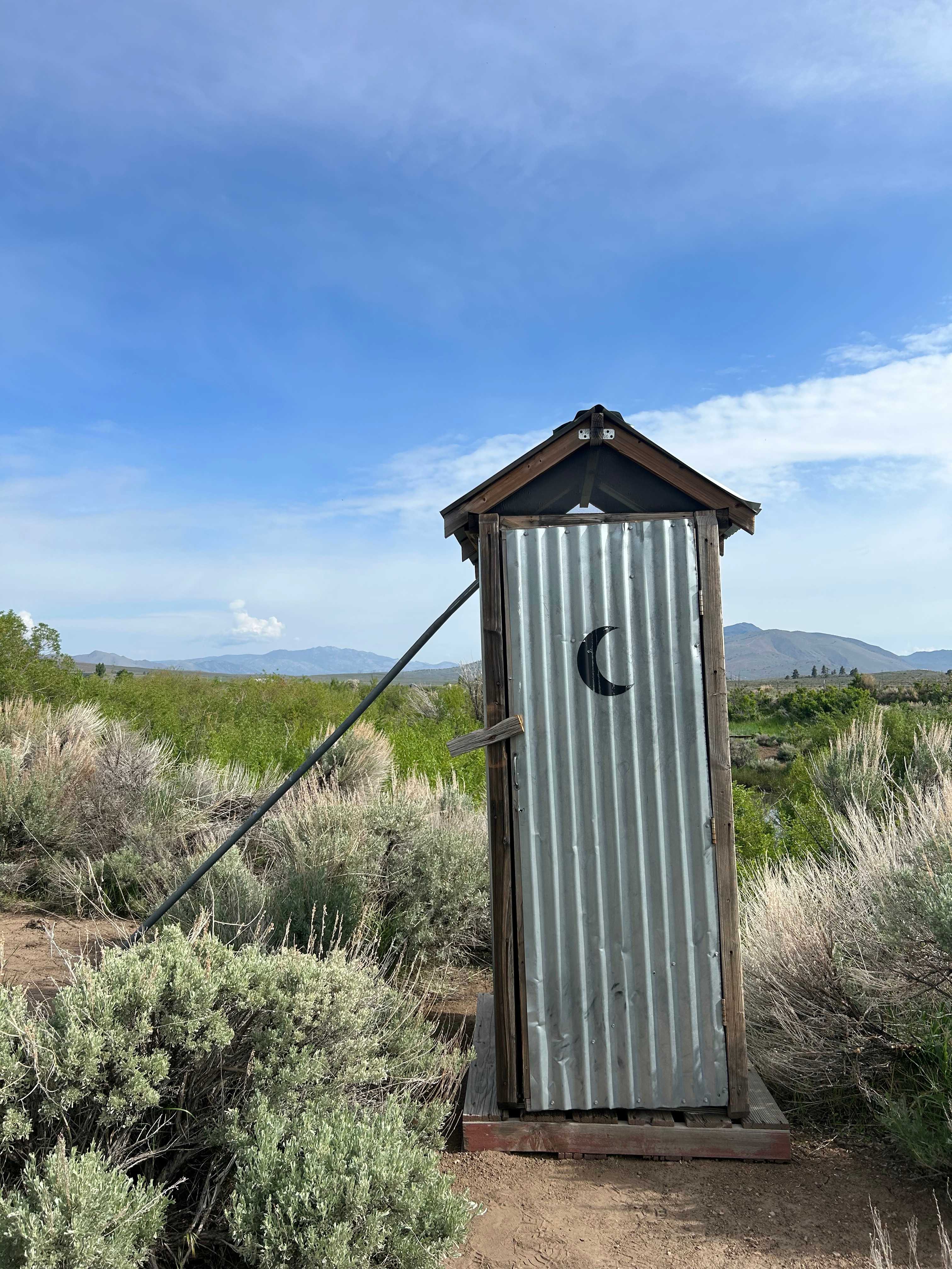 Super nifty composting toilet 
