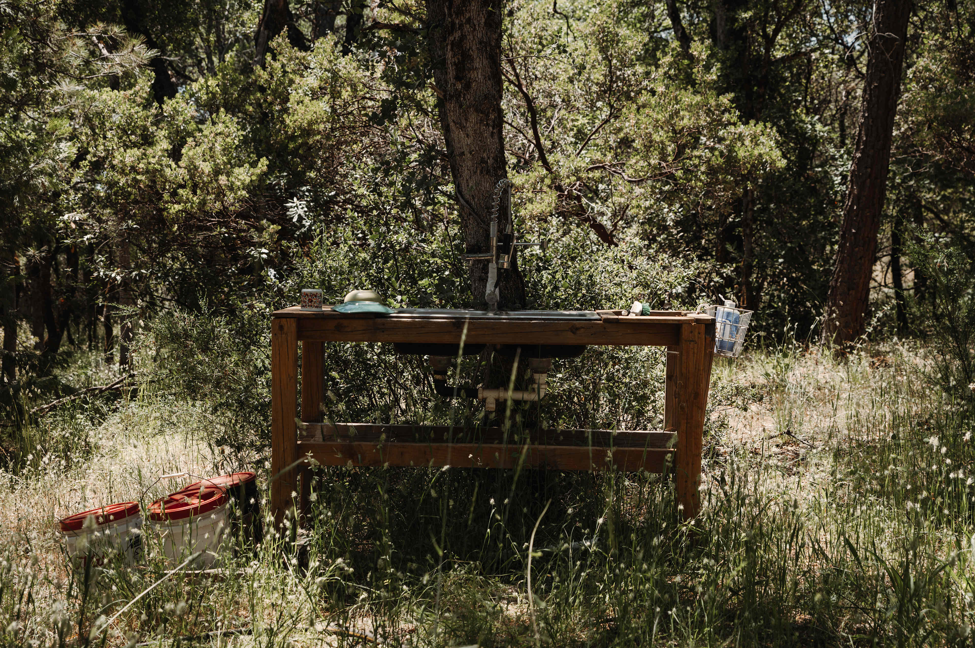 Outdoor kitchen sink