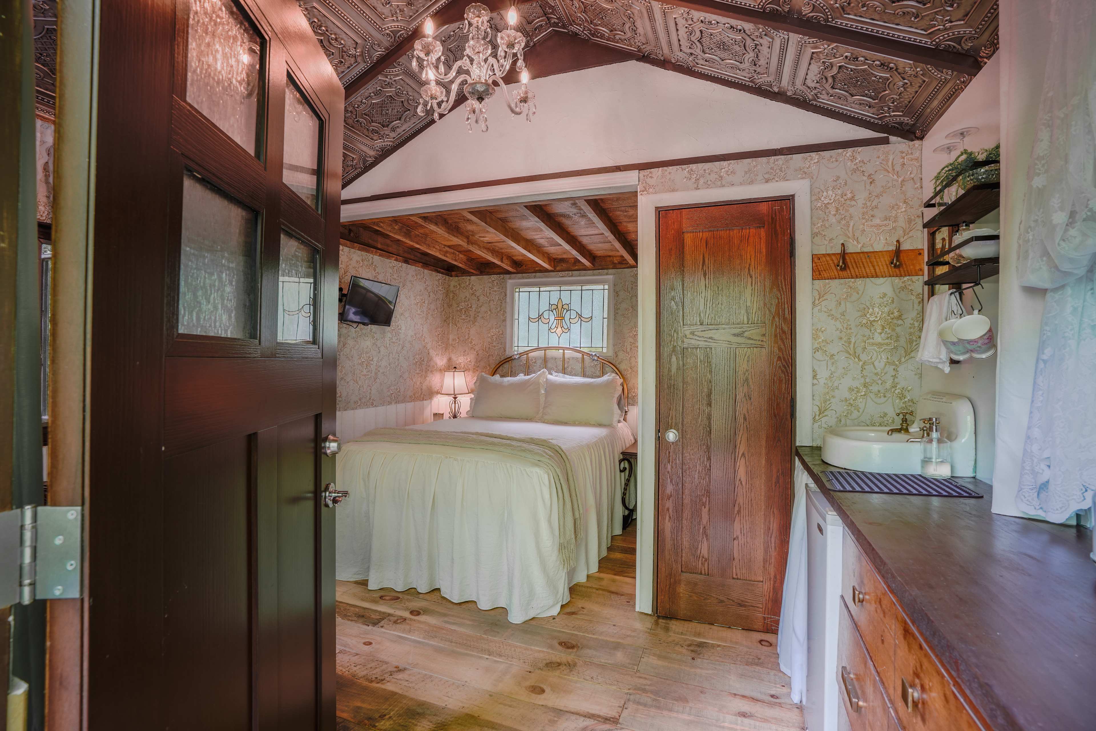 The Wooded Retreat/breakfast/spa