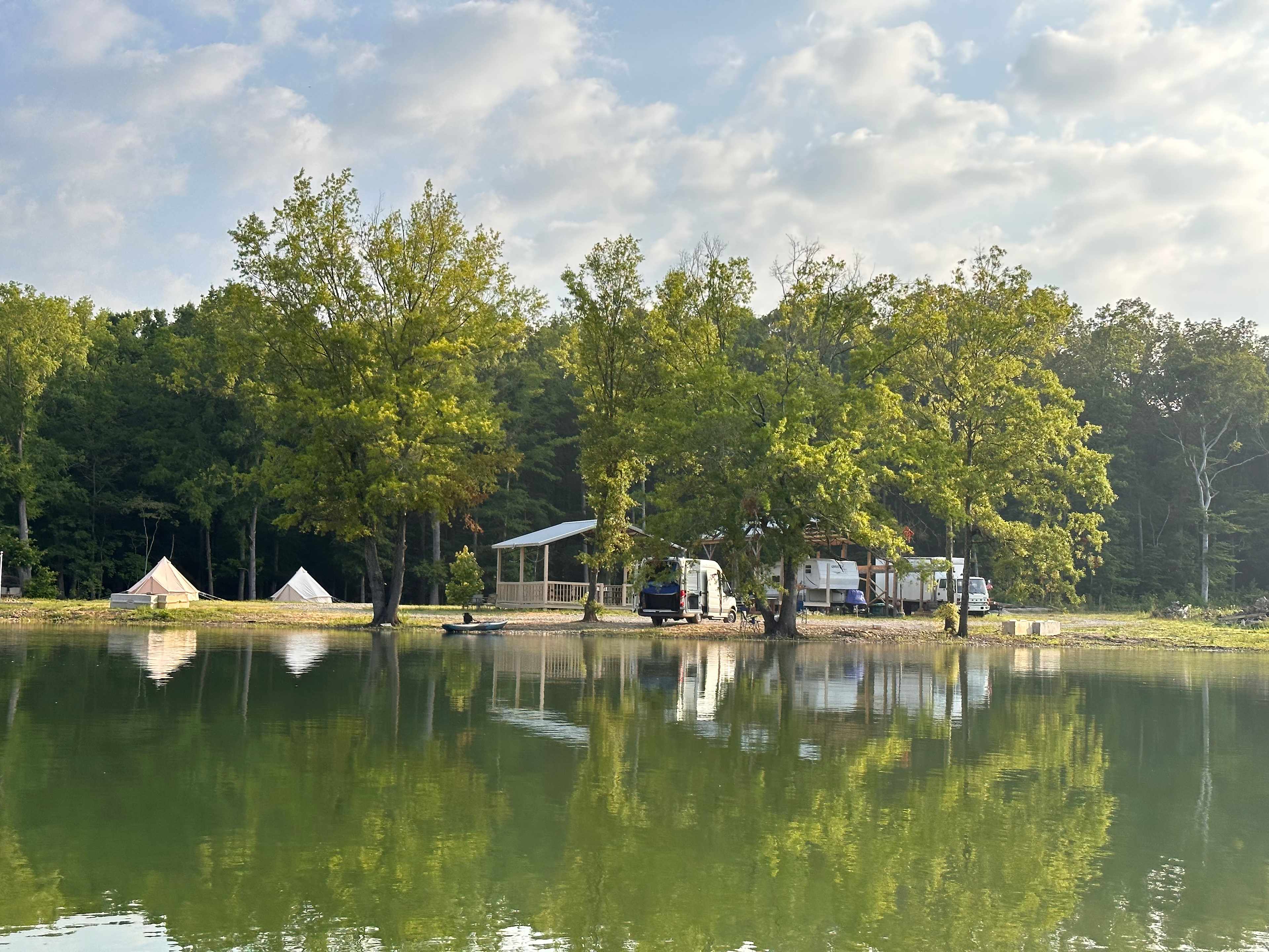 LAKESIDE GETAWAY ON DOUGLAS