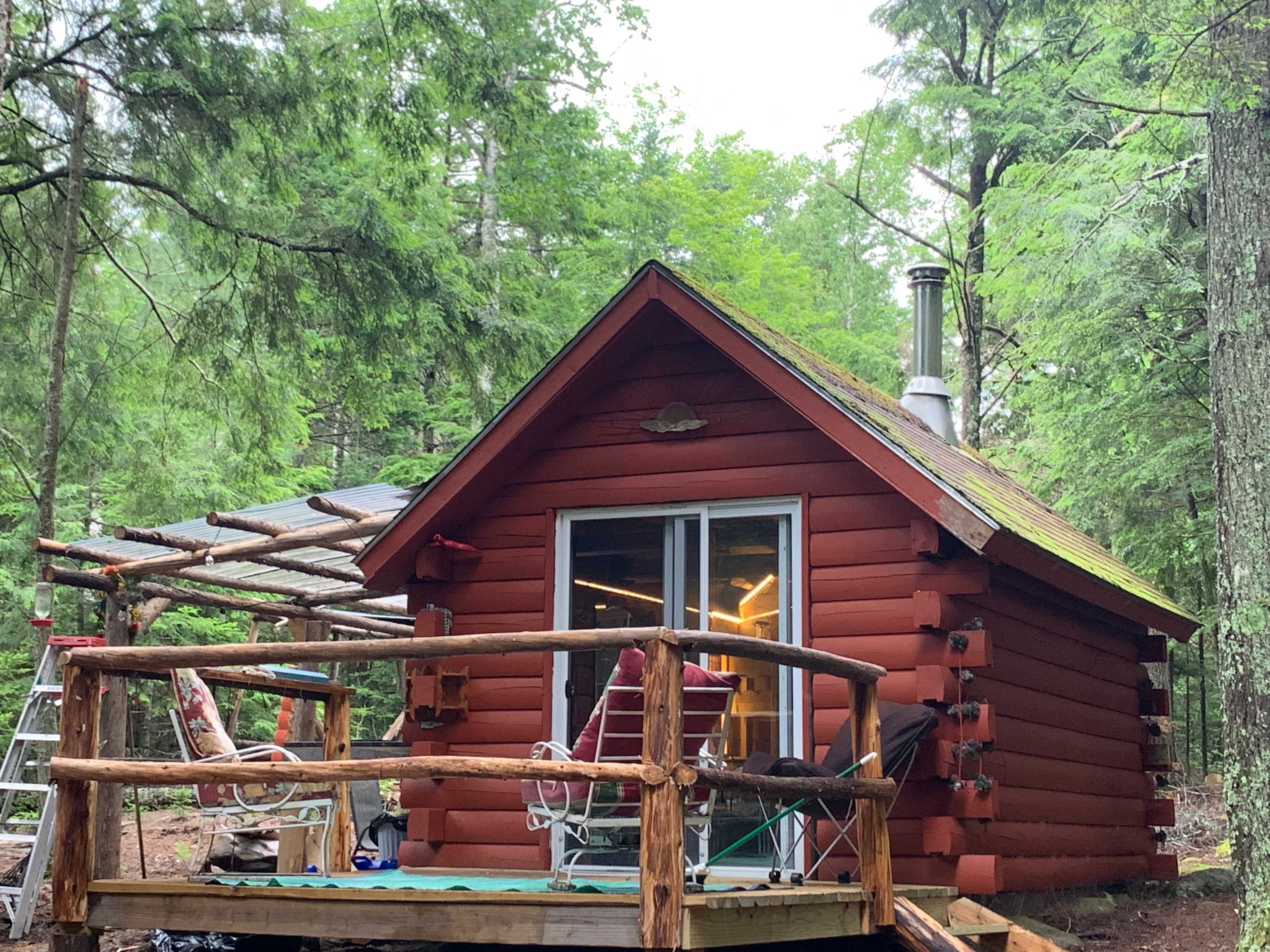 Hike-in Sunset cabin in the Woods