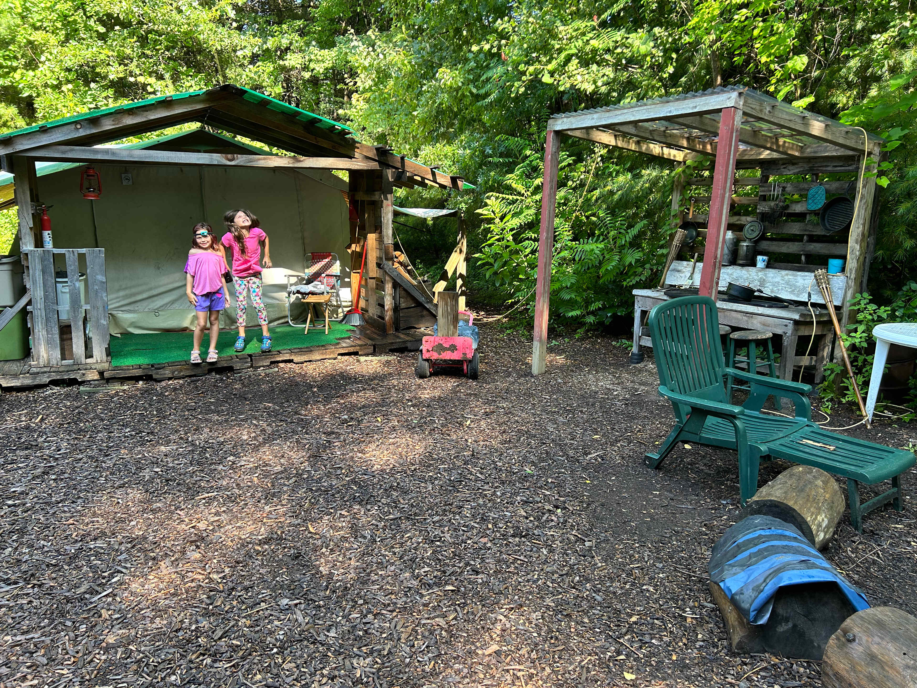 Woodland's Edge Glamping & Hot Tubs