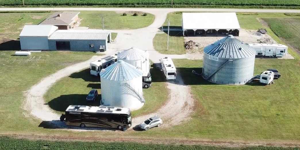9 sites with Electric and water.   Open yard with no utilities 