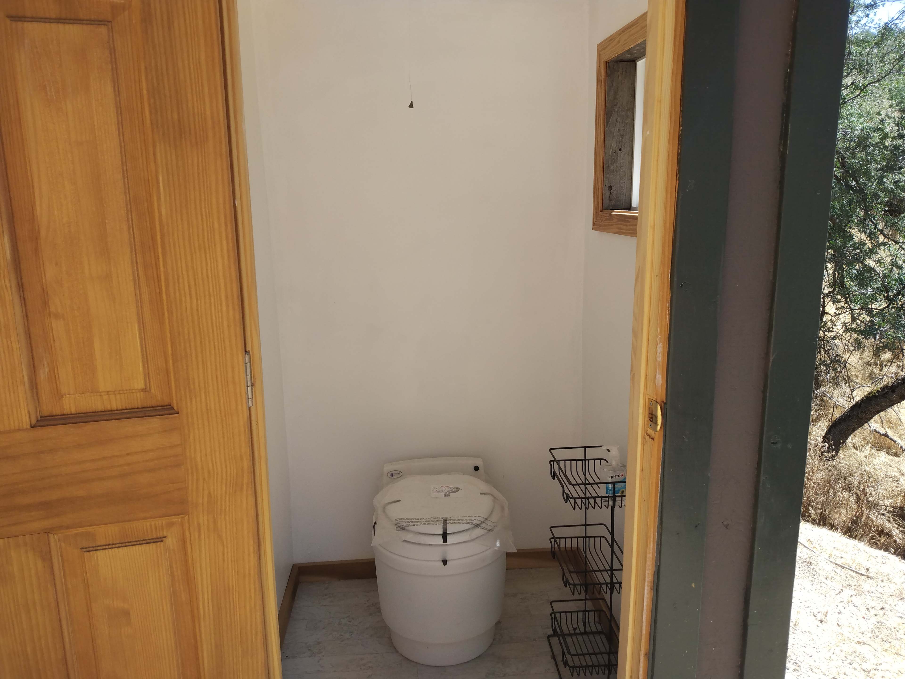 dry flush toilet