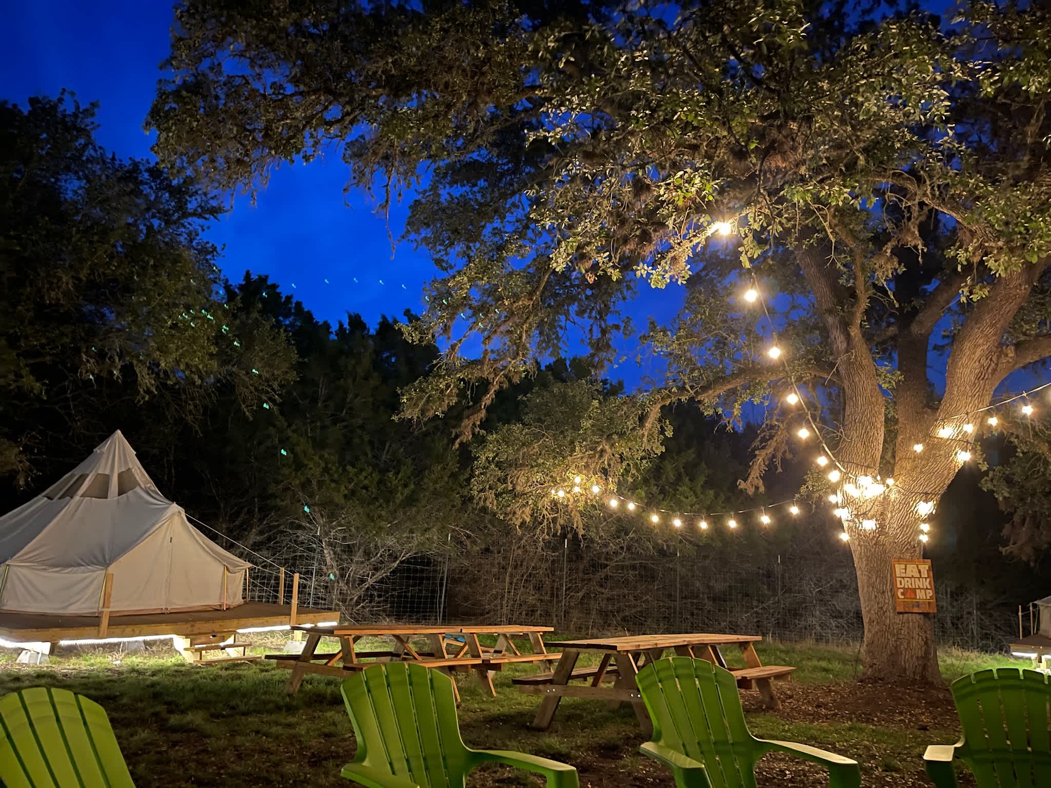 Our Campfire sits 10 and is perfect for sharing quality time with friends and family. 