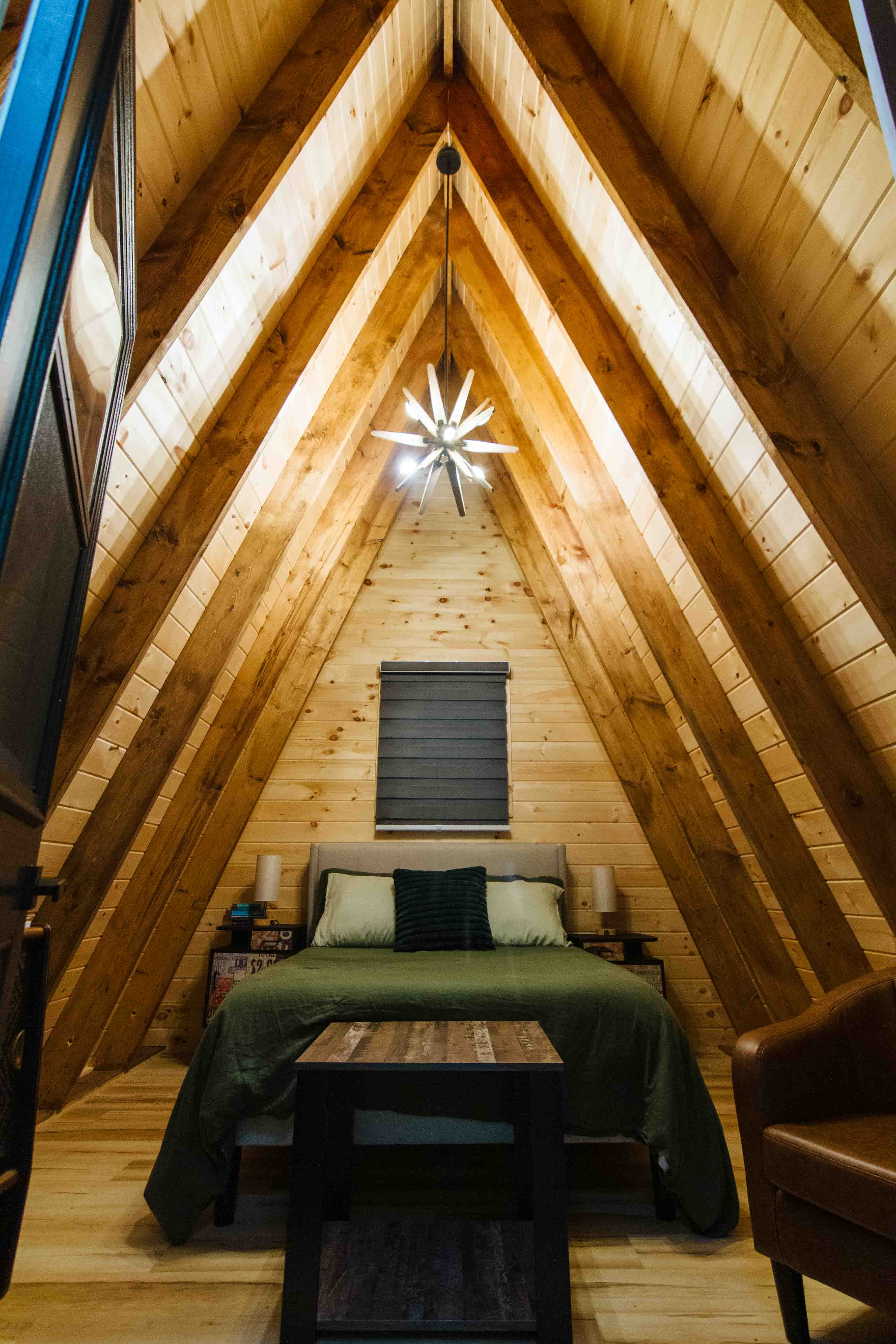 Full sized bed and 2 lounge chairs, 
