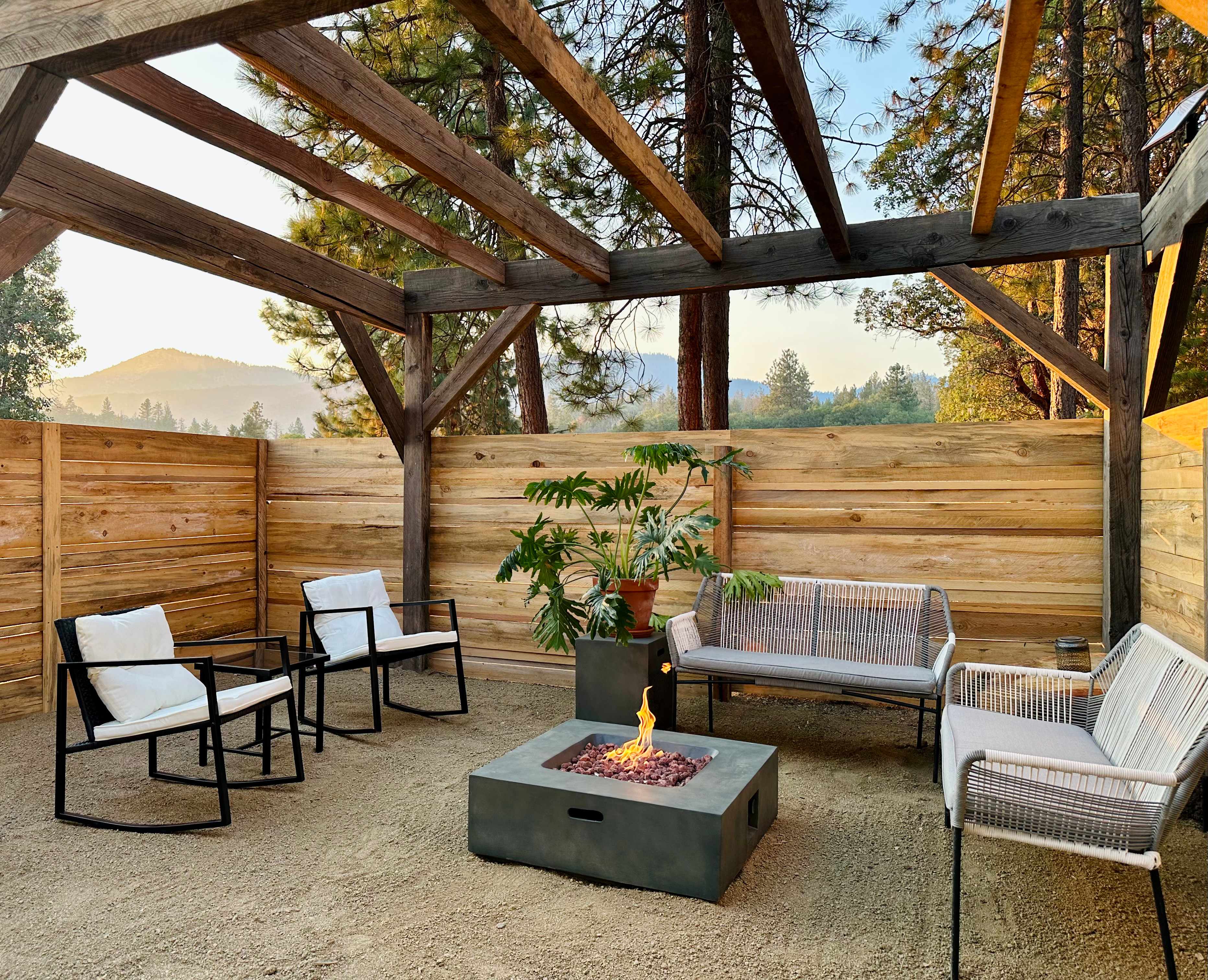 Chic Airstream w/LUX Outdoor Space