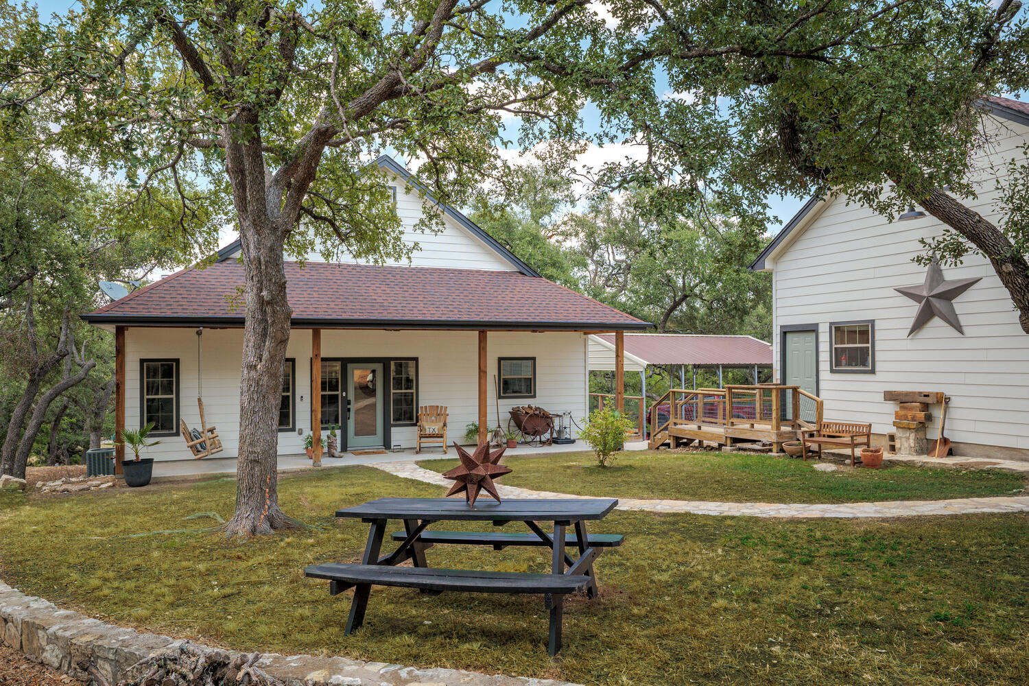 TX (C)Hill County Ranch Home