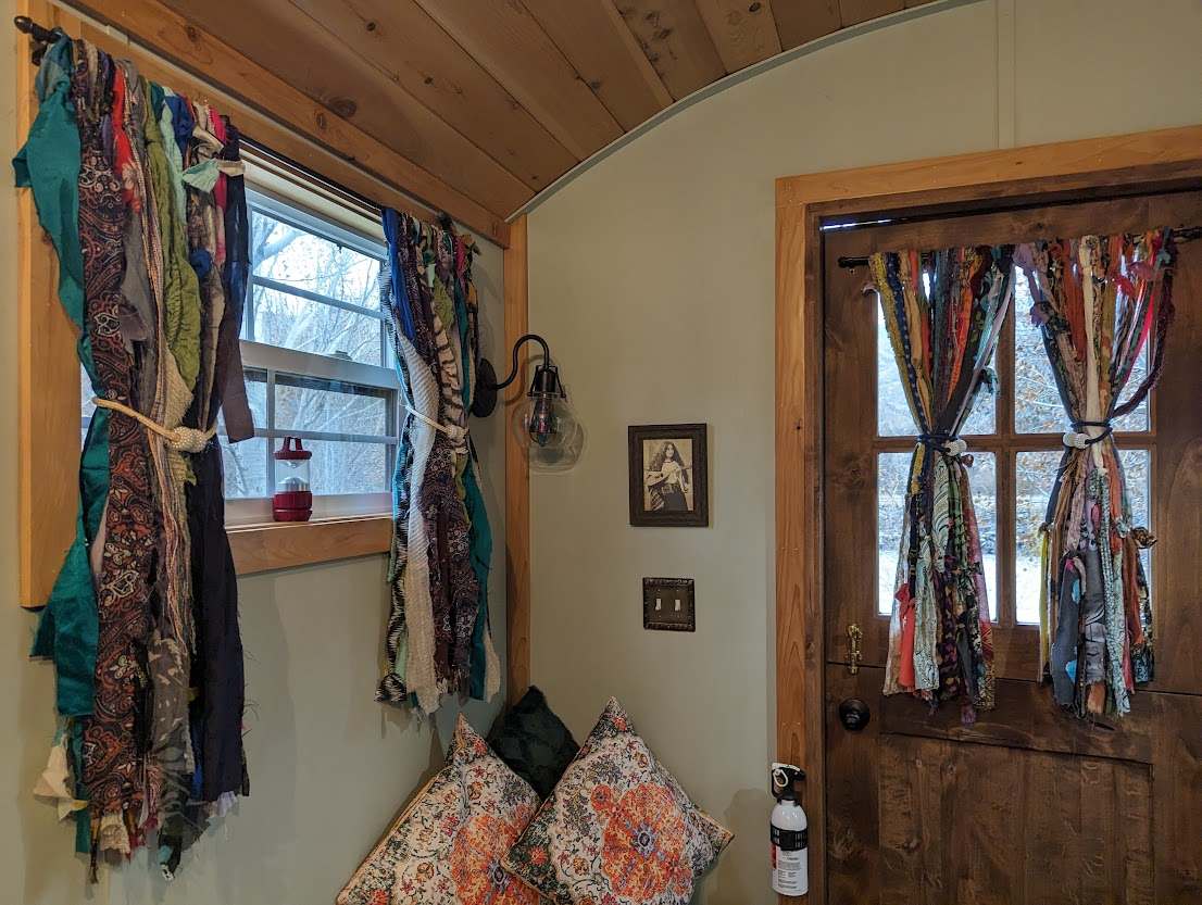 Salmon Gypsy B&B & Mini-Donkey Ranch