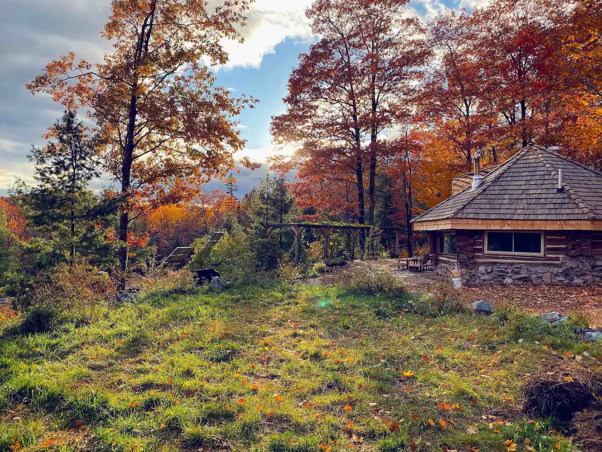 Charming Log Cabin on Moon Mtn