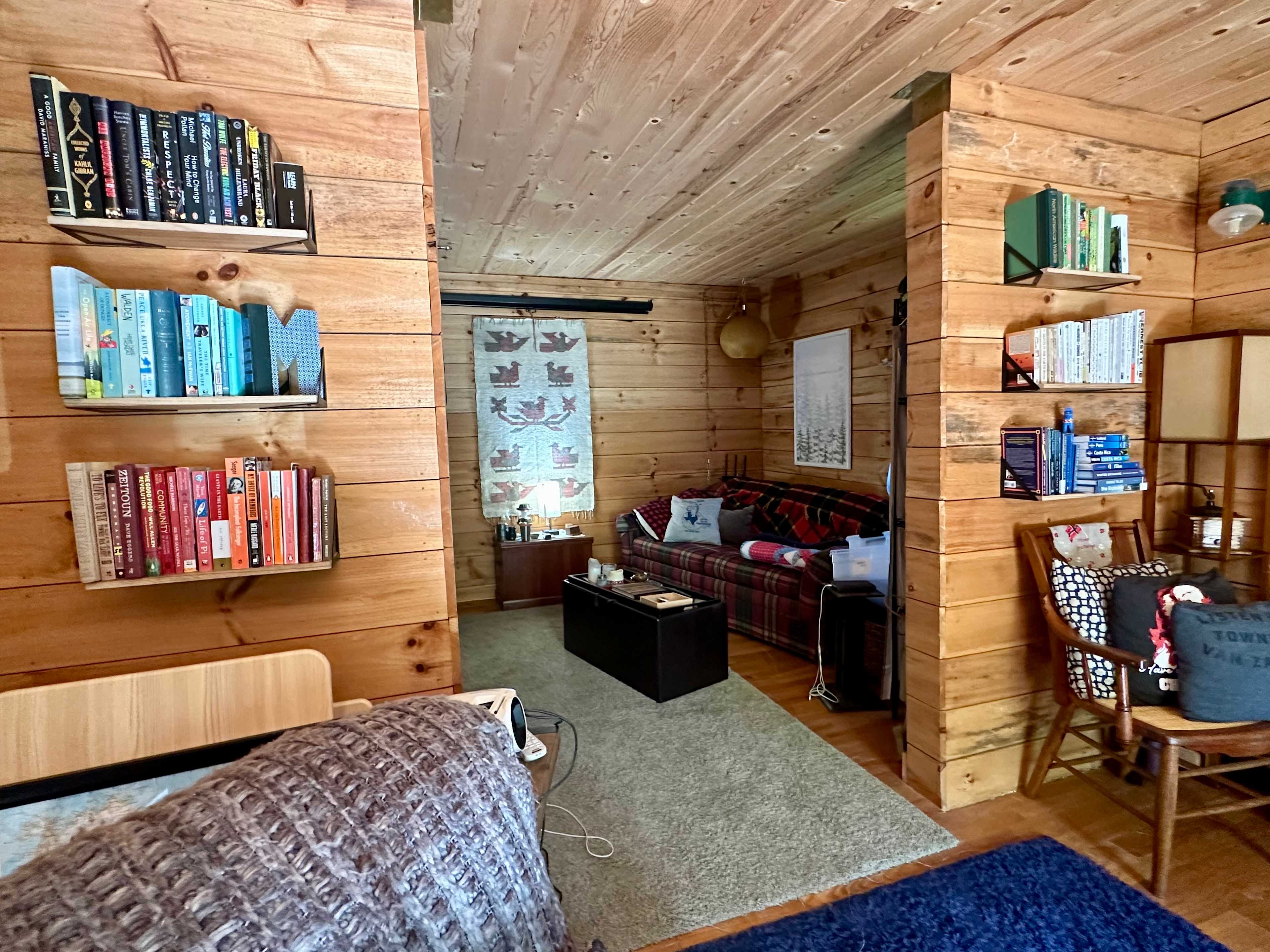 Driftless Retreat 🍃 🎶 📚