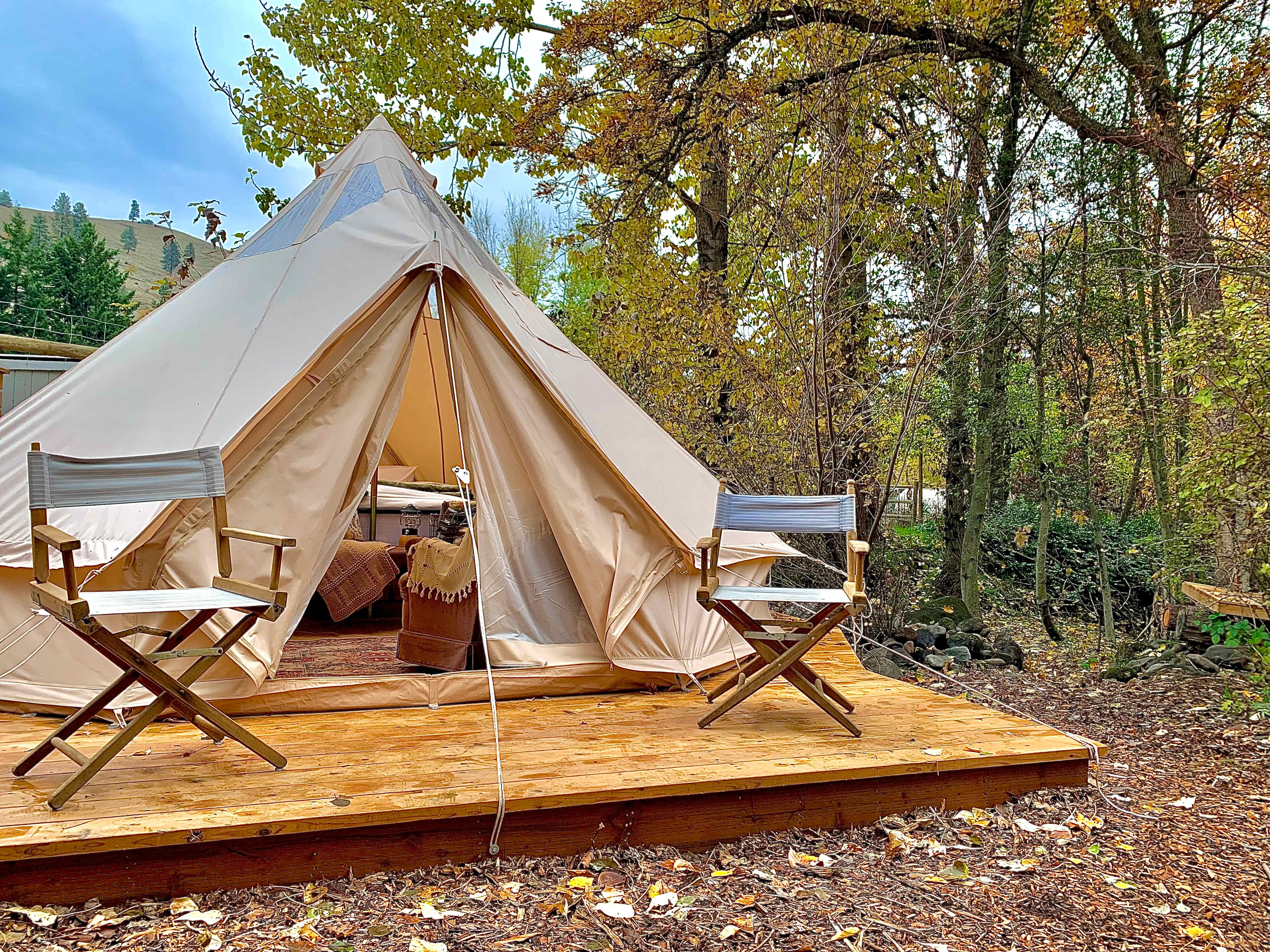 Secluded Creekside Glamping on Farm