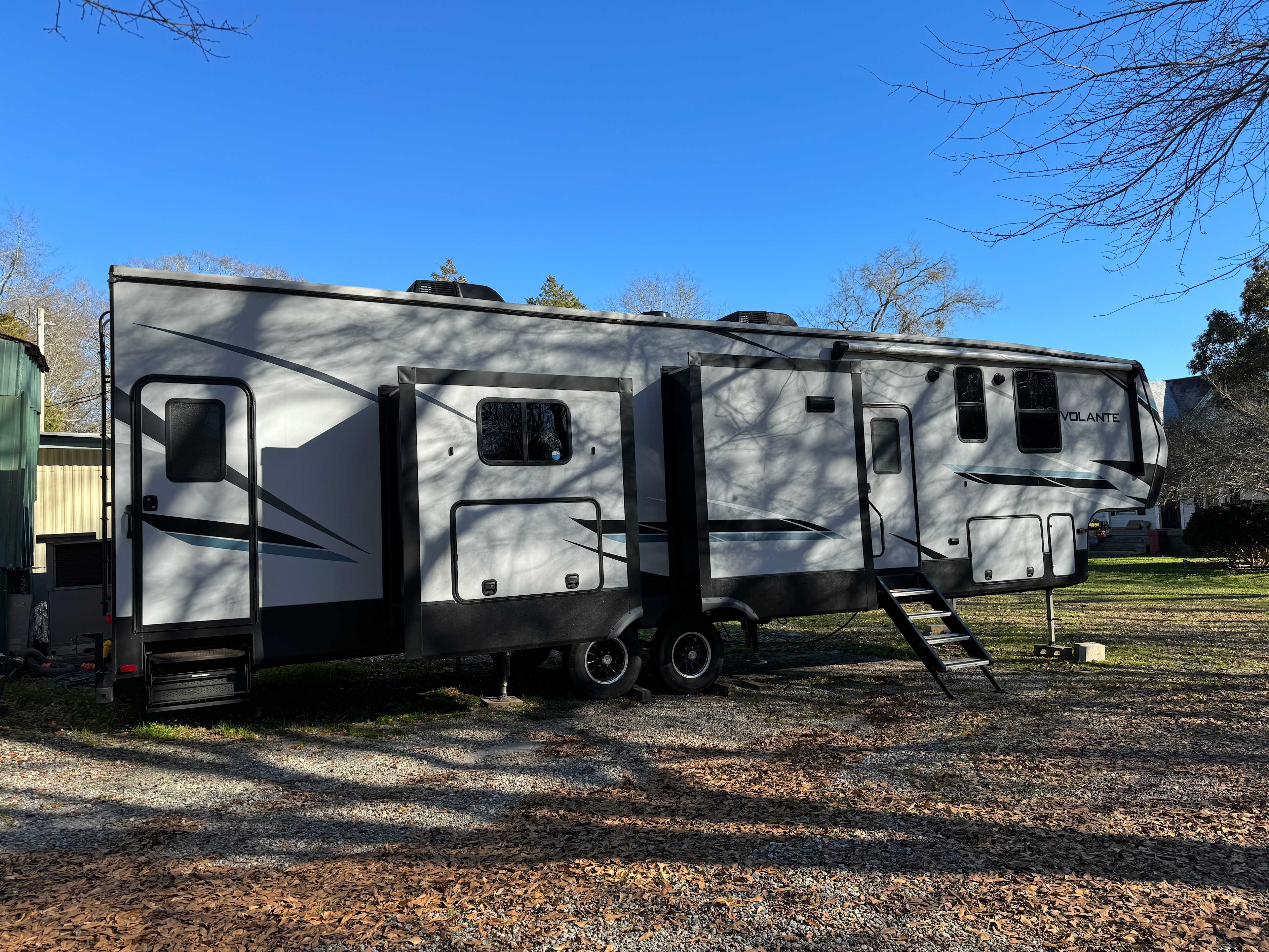 Huge 5th Wheel Lowndesville USA