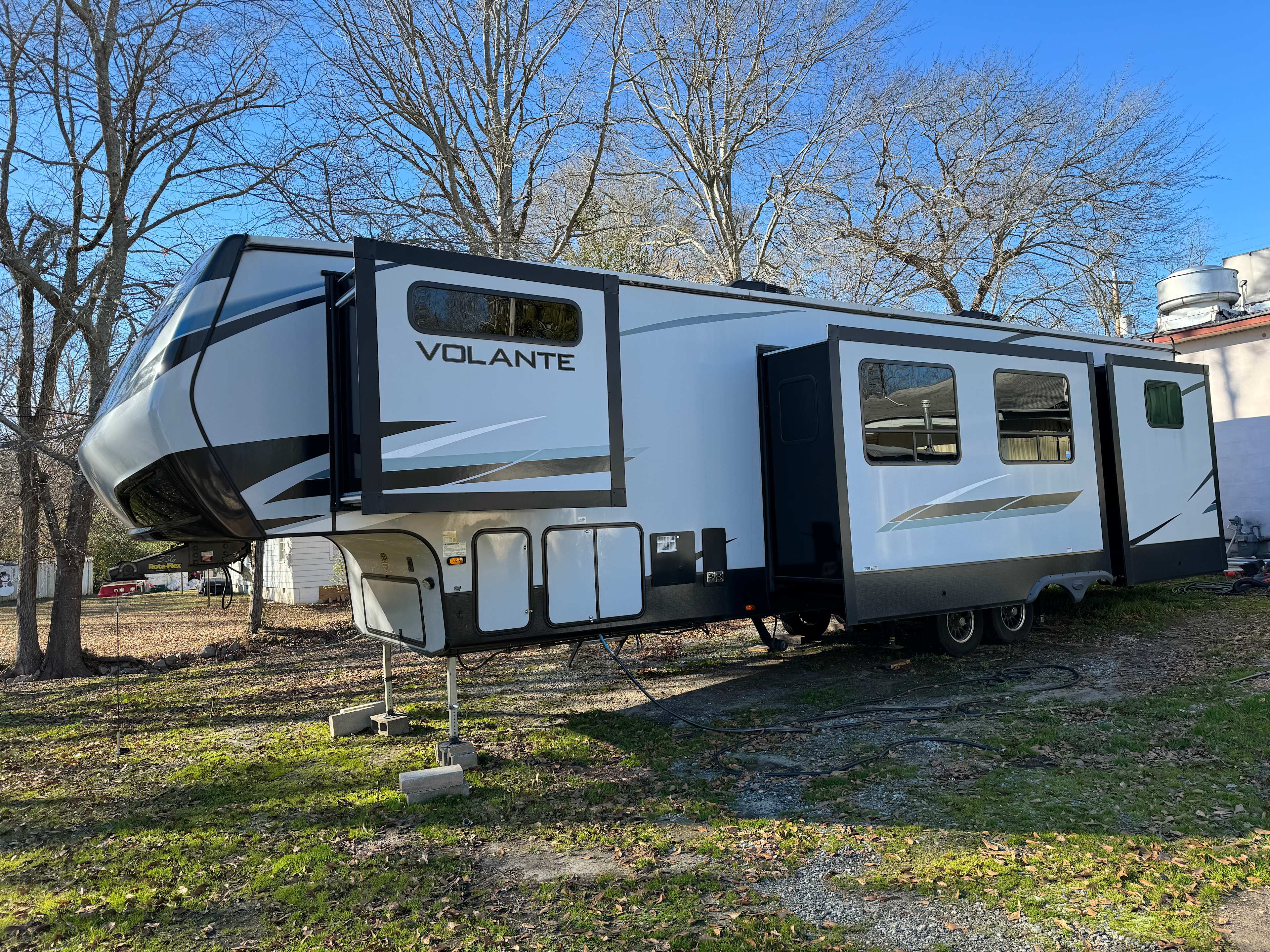 Huge 5th Wheel Lowndesville USA