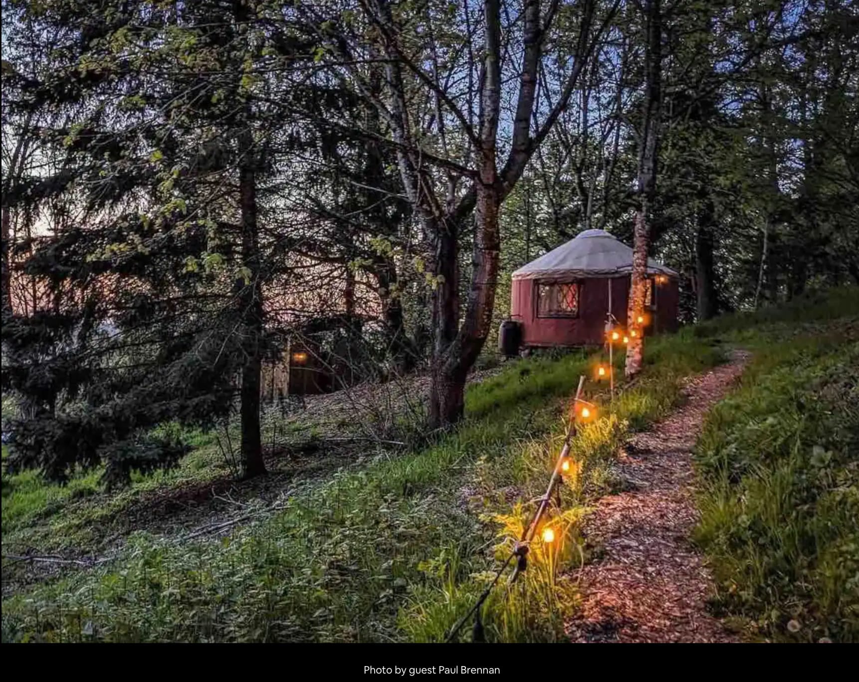 Enjoy our meadow yurt perched on the west bluff of the Powell Butte adjacent to the nature part, with panoramic valley views and nature surrounds!