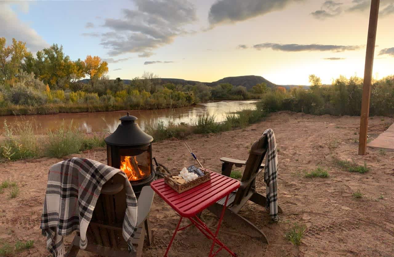 Viento Del Rio RV River Campsite