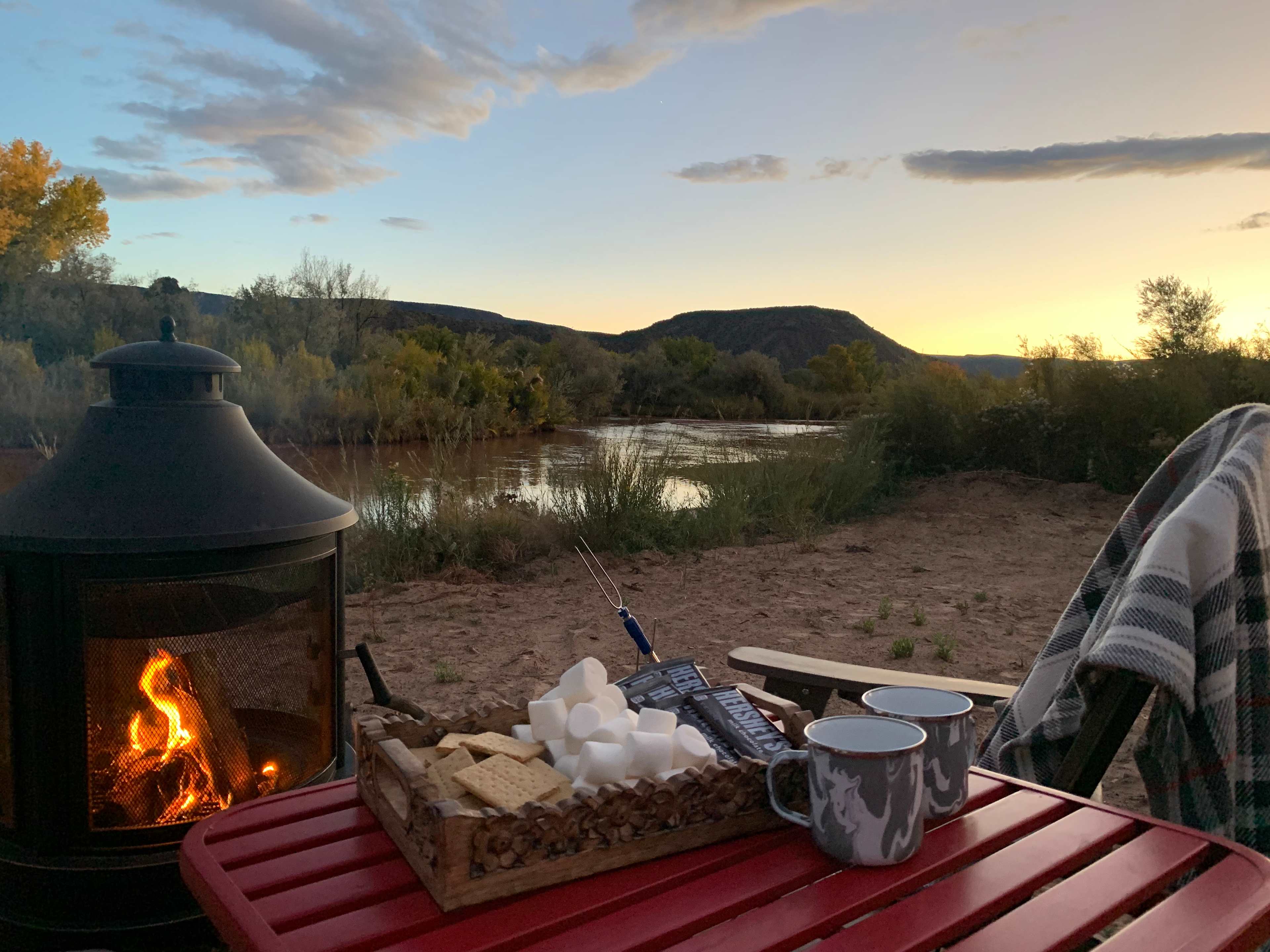 Viento Del Rio RV River Campsite