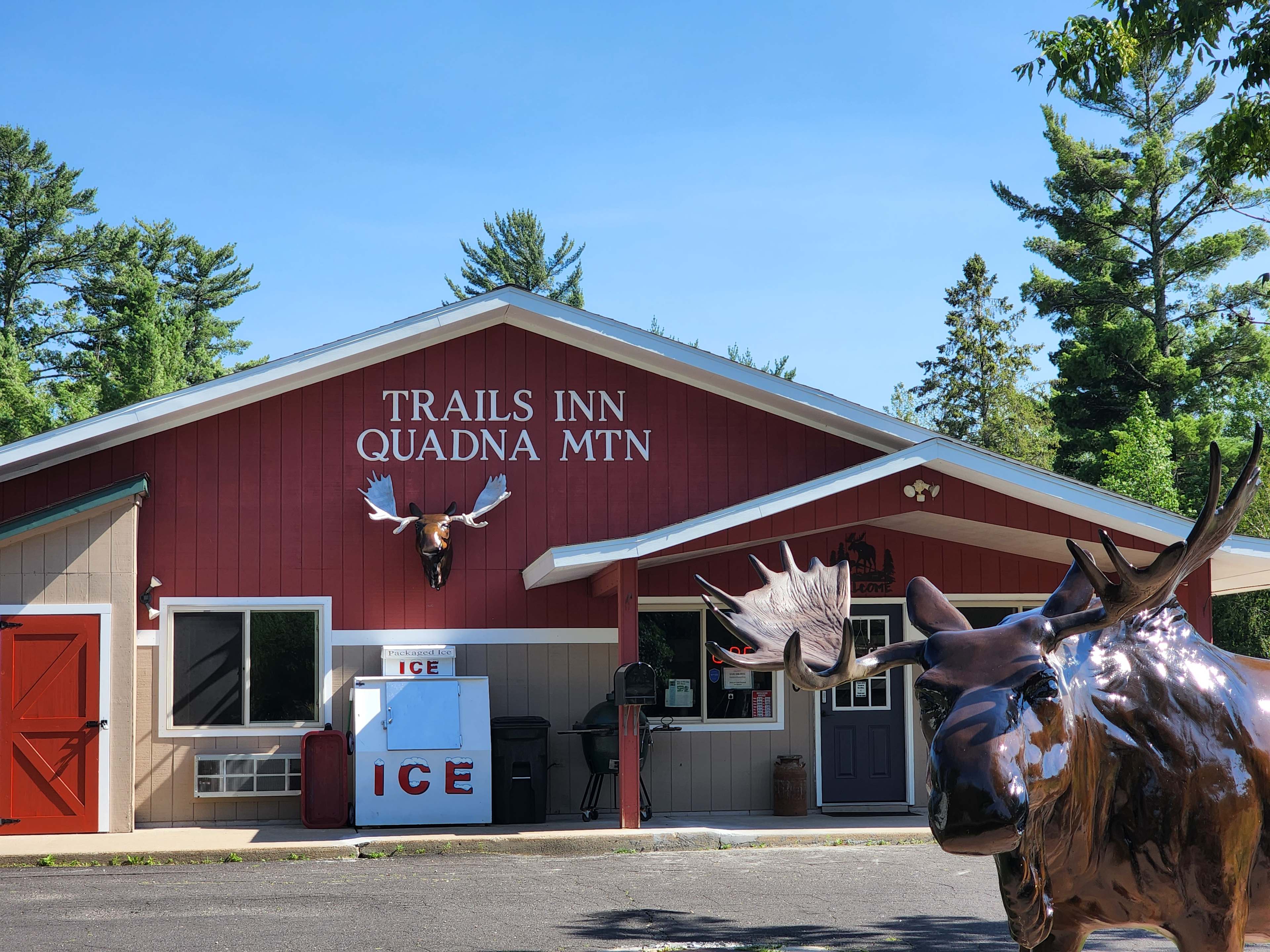 Trails Inn Quadna Motel & RV Park