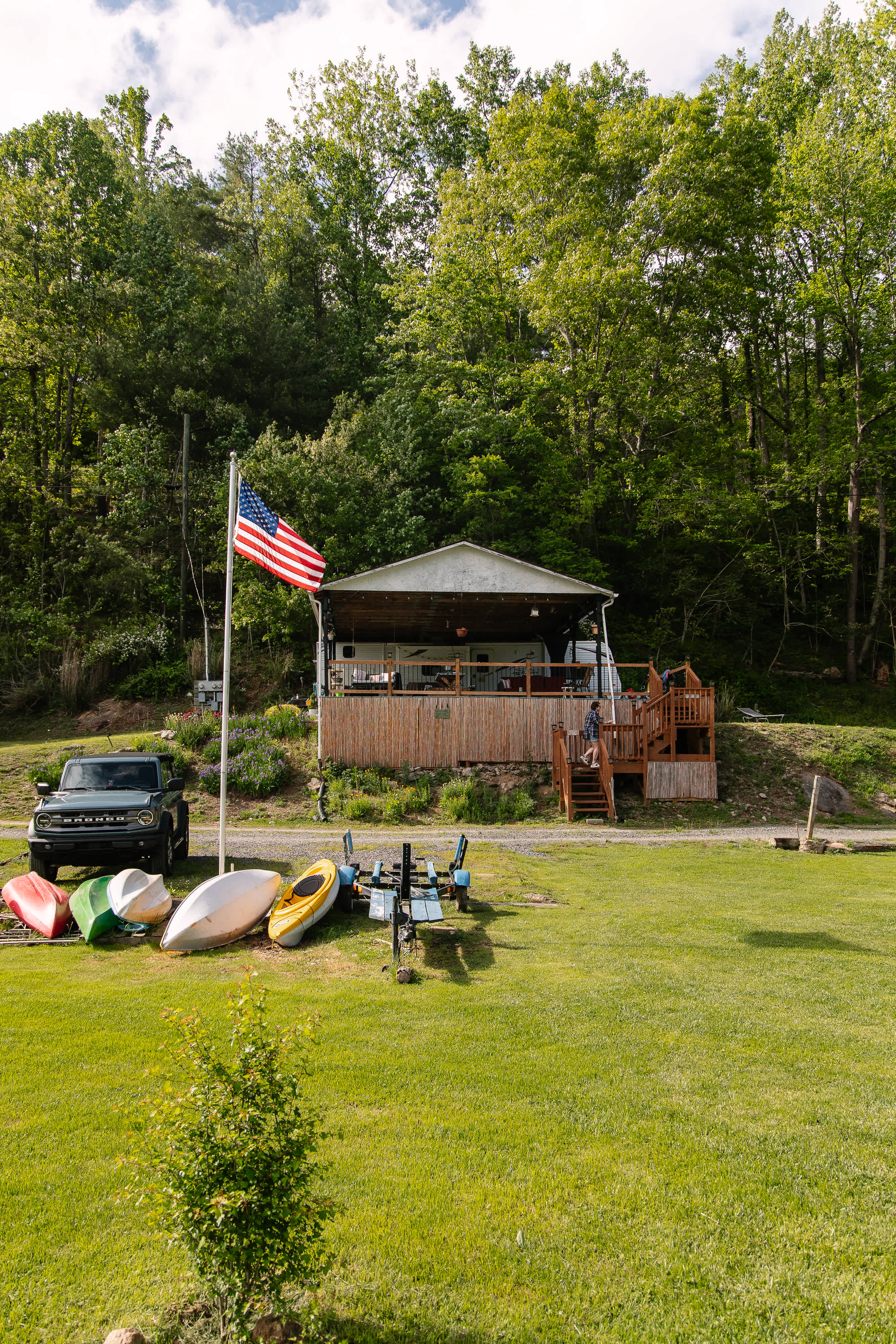 Riverside-Glamping on the New River