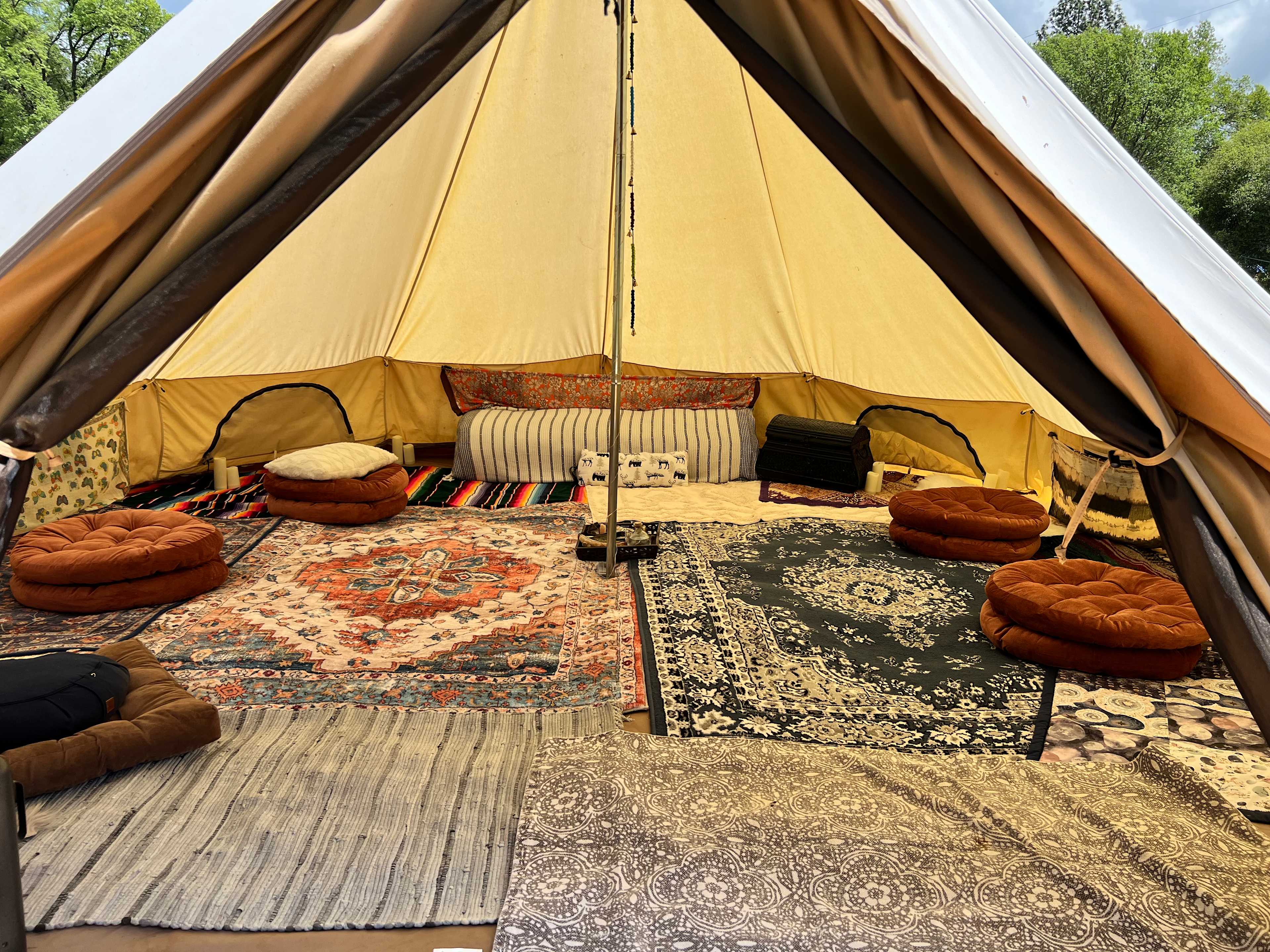 Sprawling Columbia Glamp Site