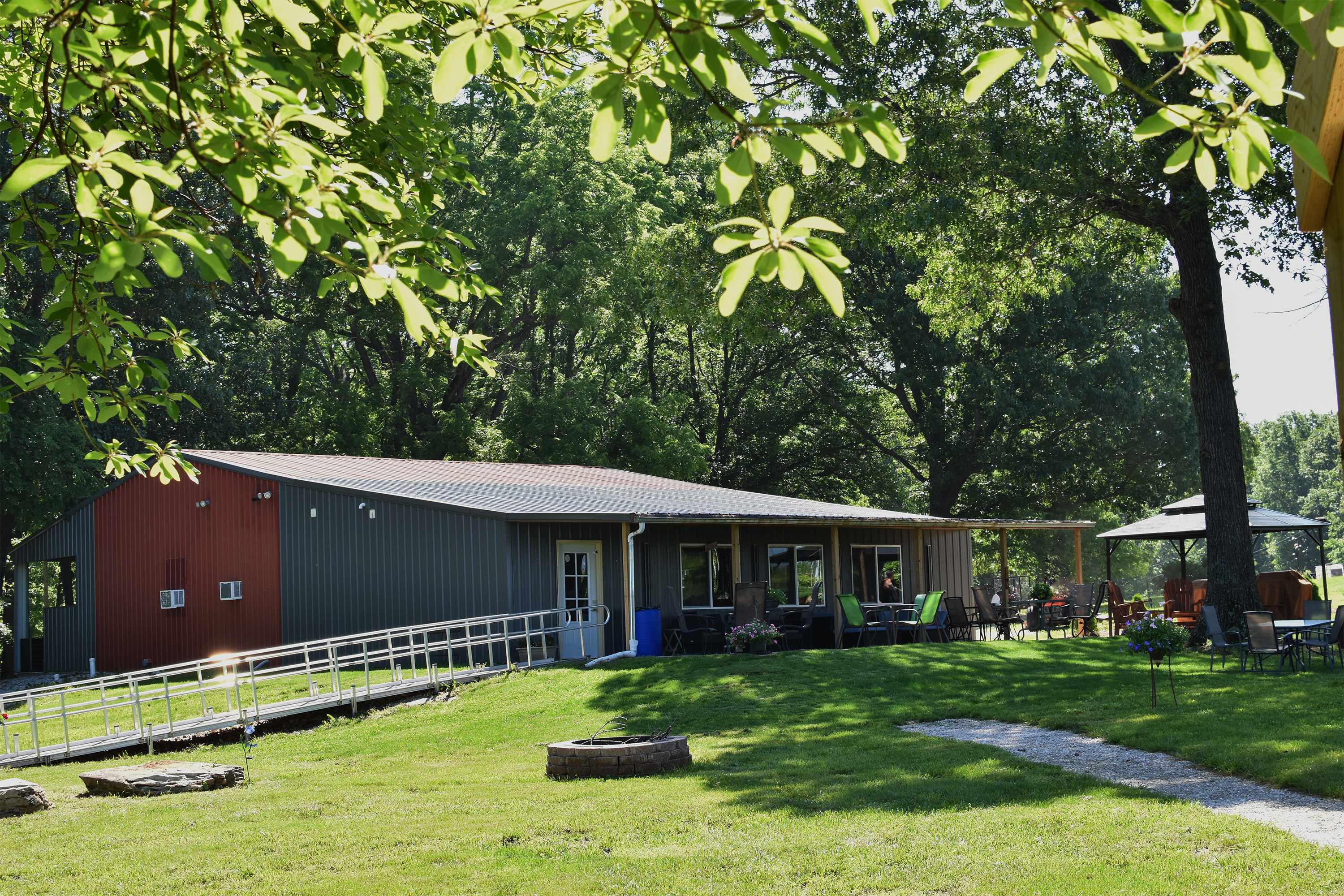 Hopewell Bridge Winery And RV Park