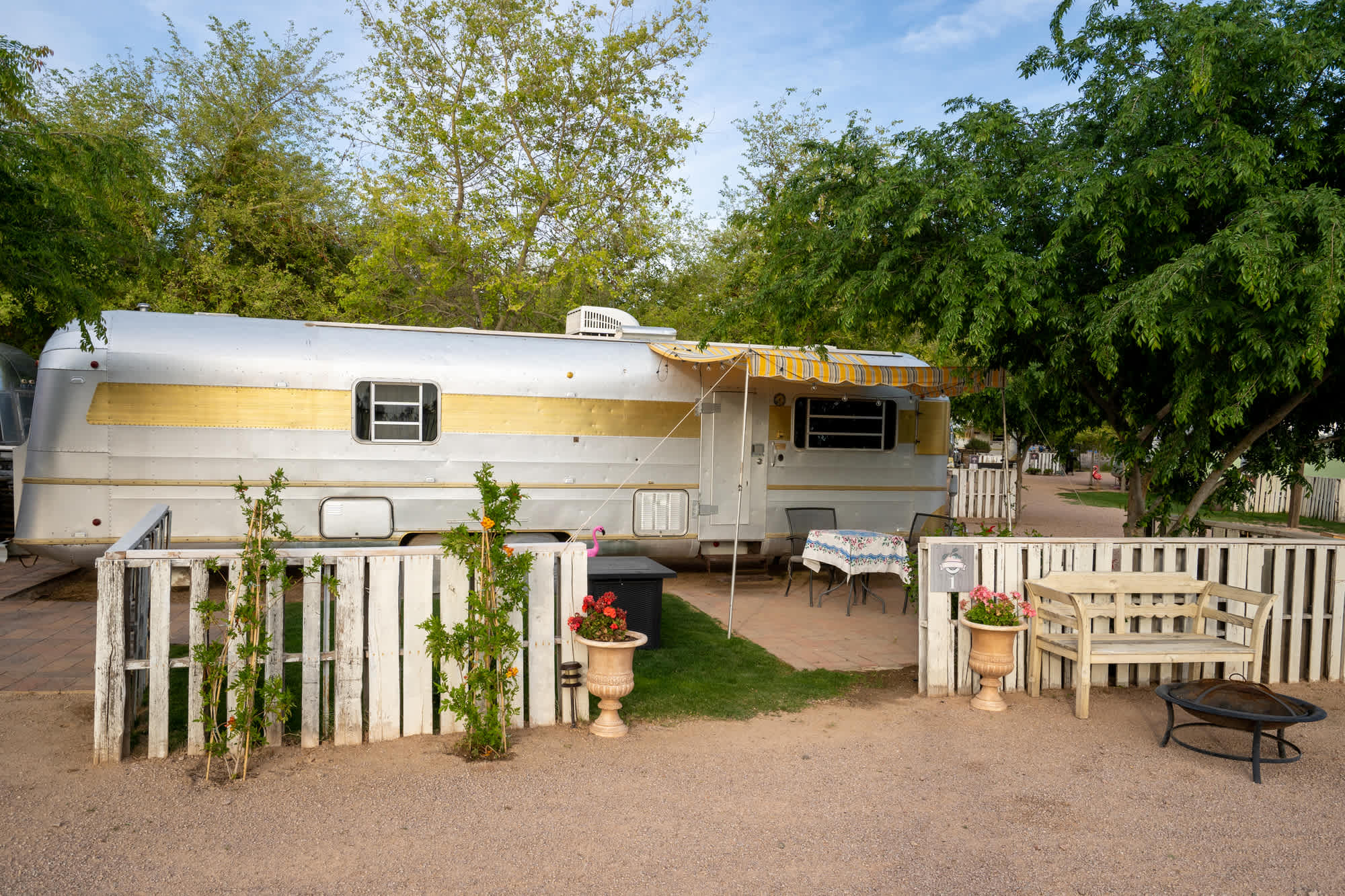 The Cozy Peach at Schnepf Farms