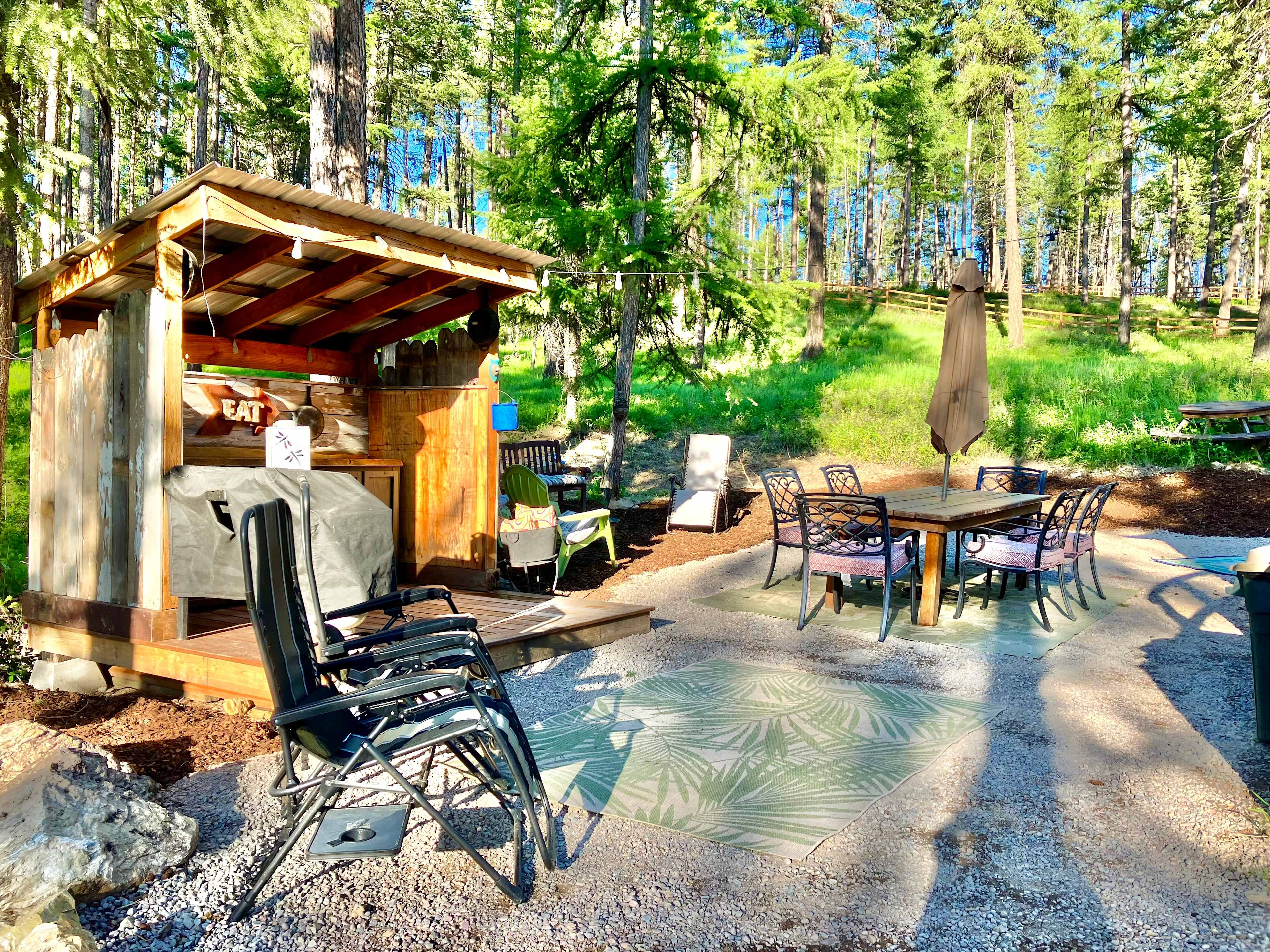 New outdoor kitchen is in!
