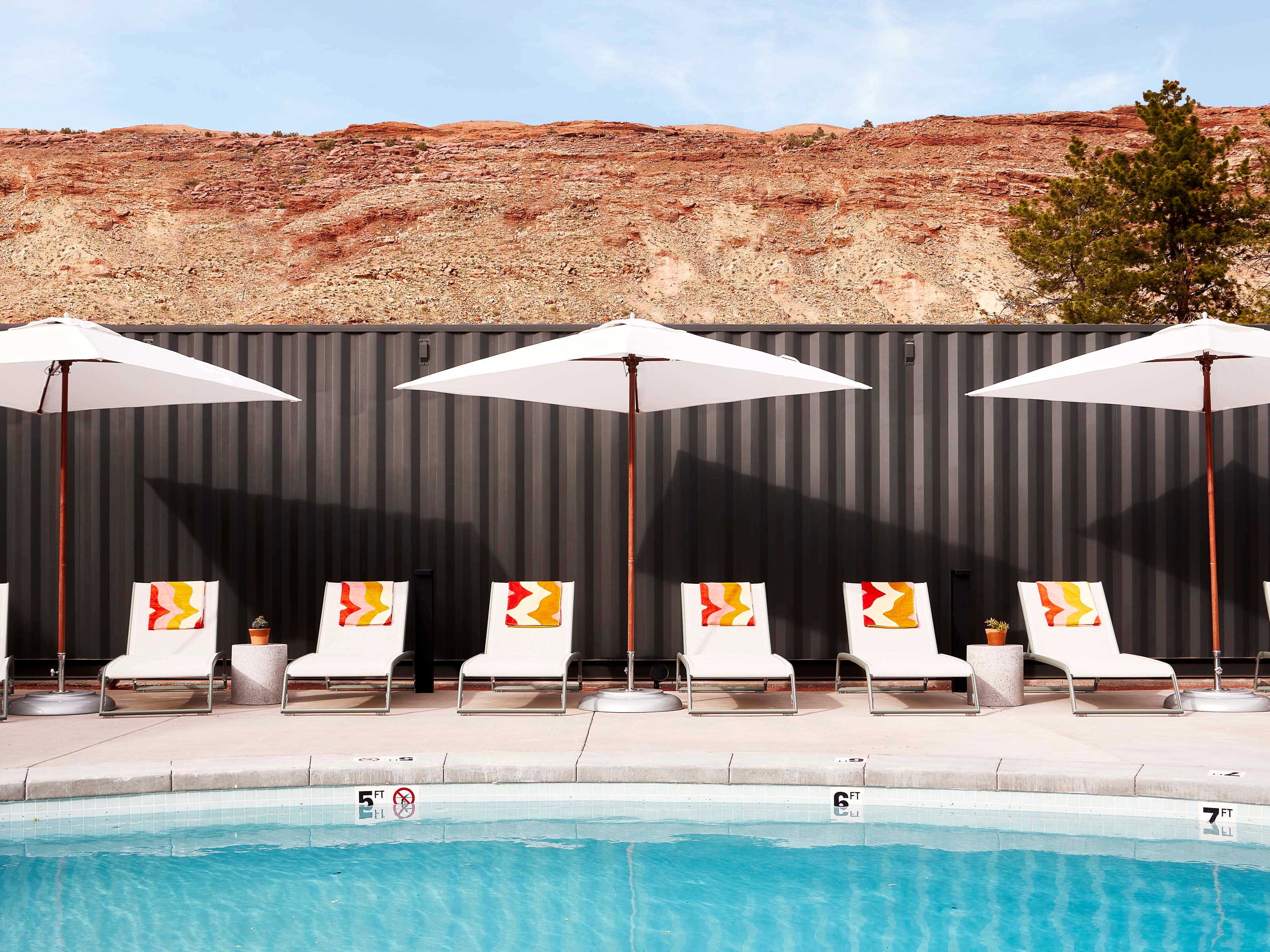 Field Station Moab - showers, pool