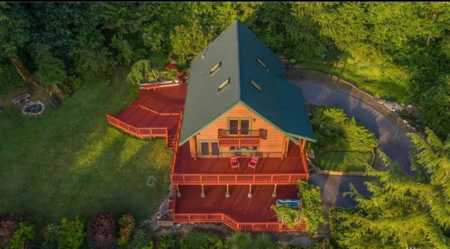 Marvelous Mountain Log Cabin