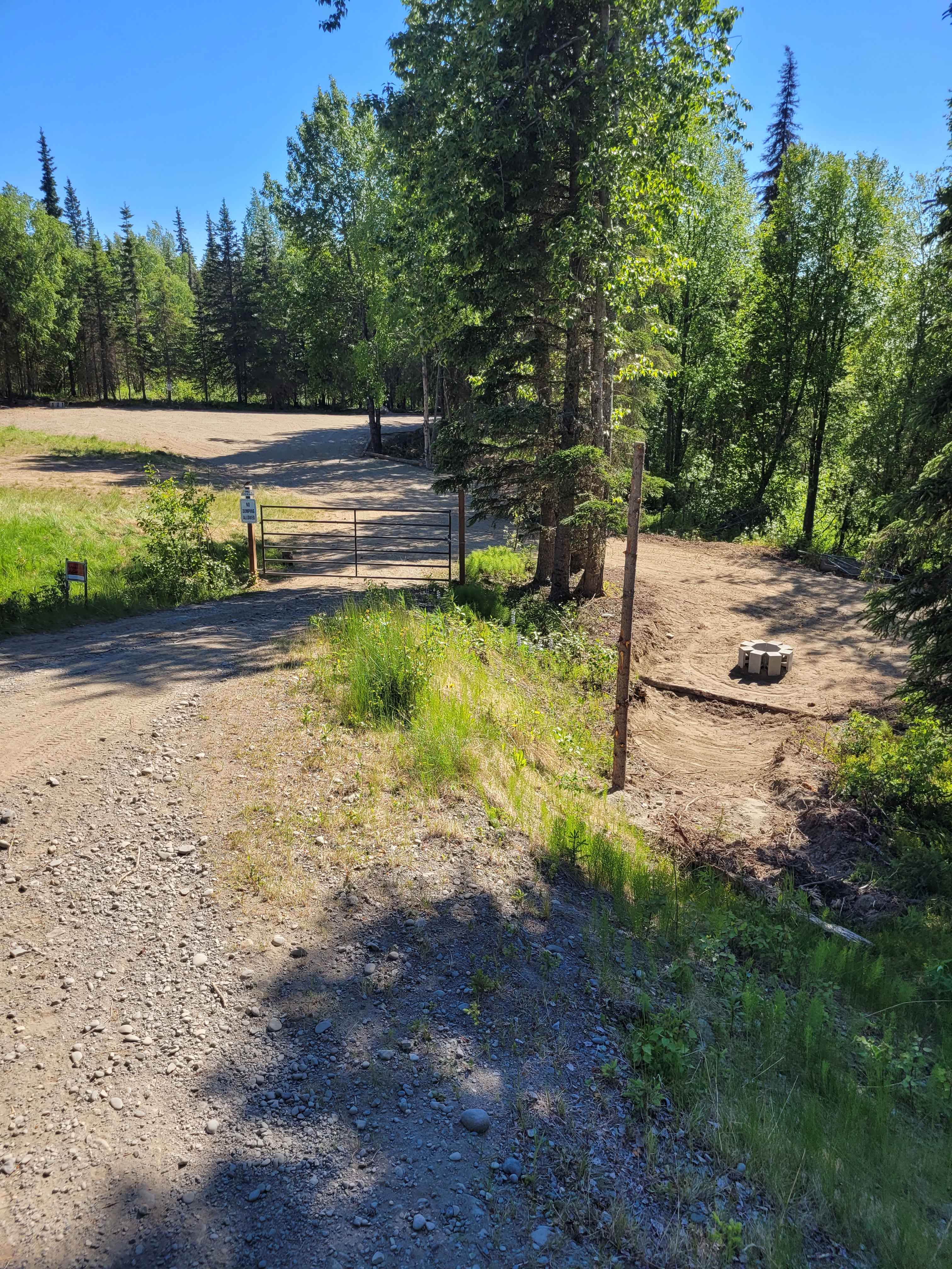 Lucky Crow Camp / 3 Gated RV Spots