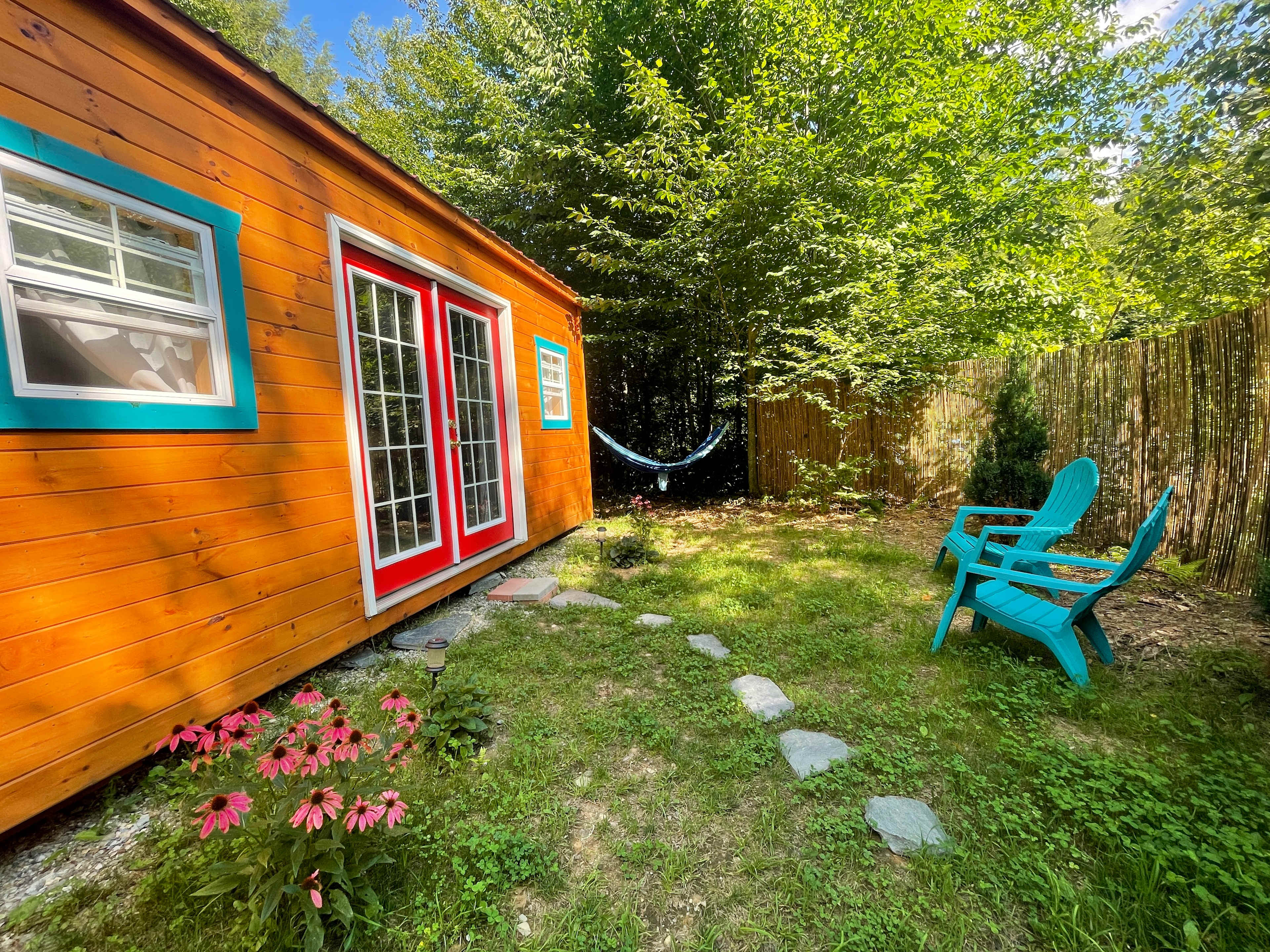 Artsy Tiny Home near LVRT