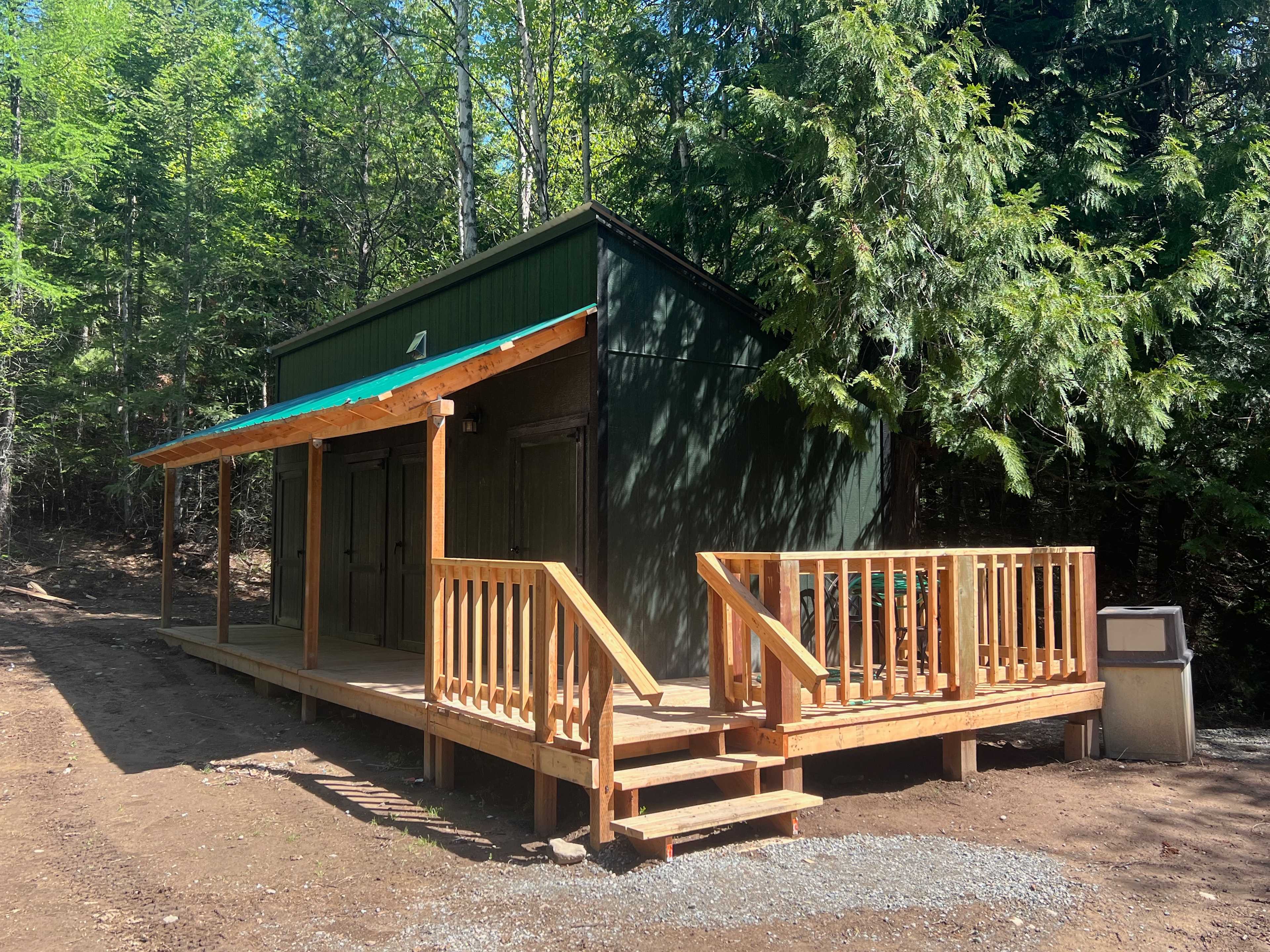 Private bathrooms and showers, with floor-to-ceiling tiles and all the amenities, are assigned for every guest at check-in. No sharing bathrooms here! 