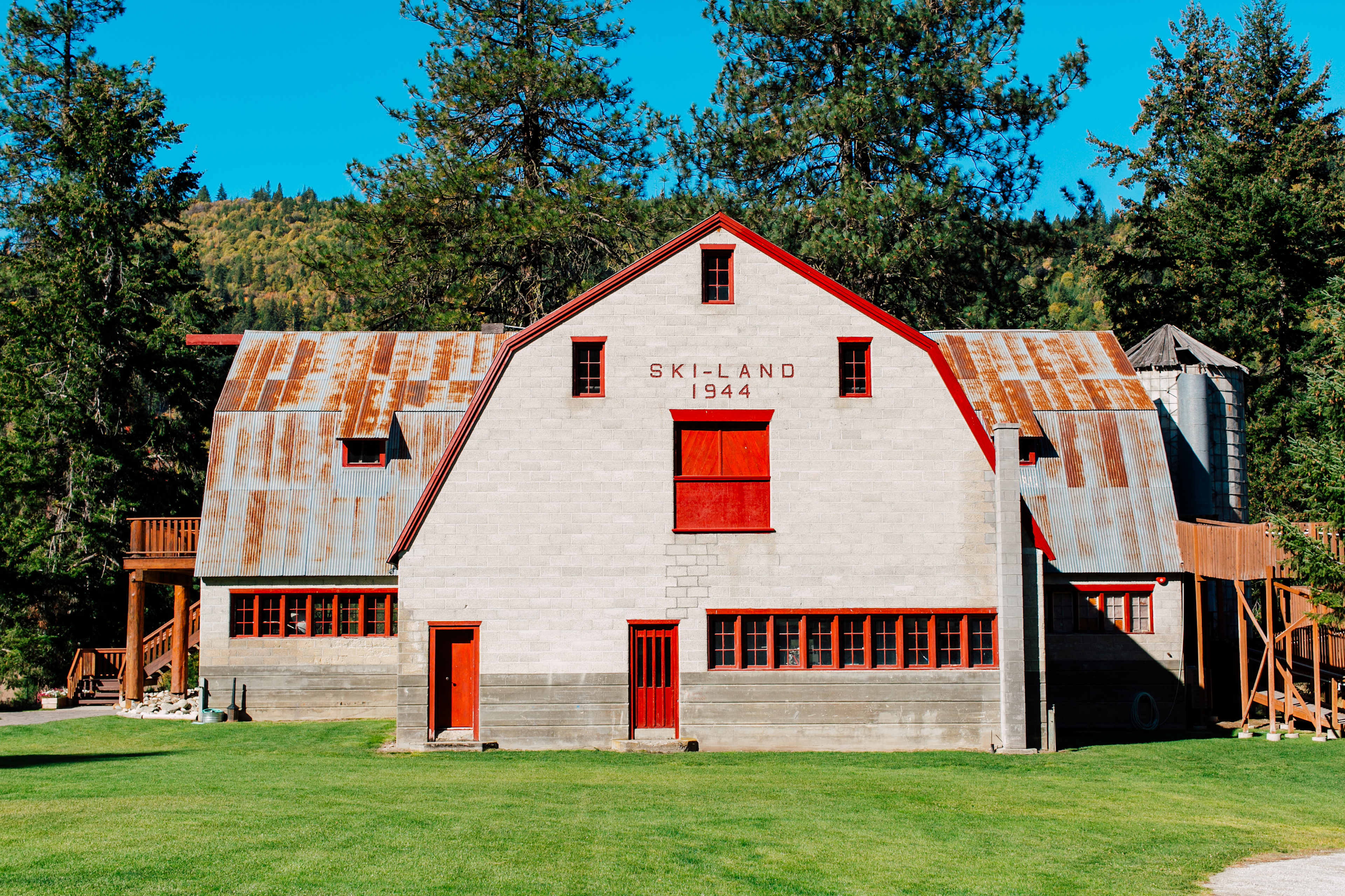 Iconic state historic barn used for weddings and events at Pine River Ranch.
