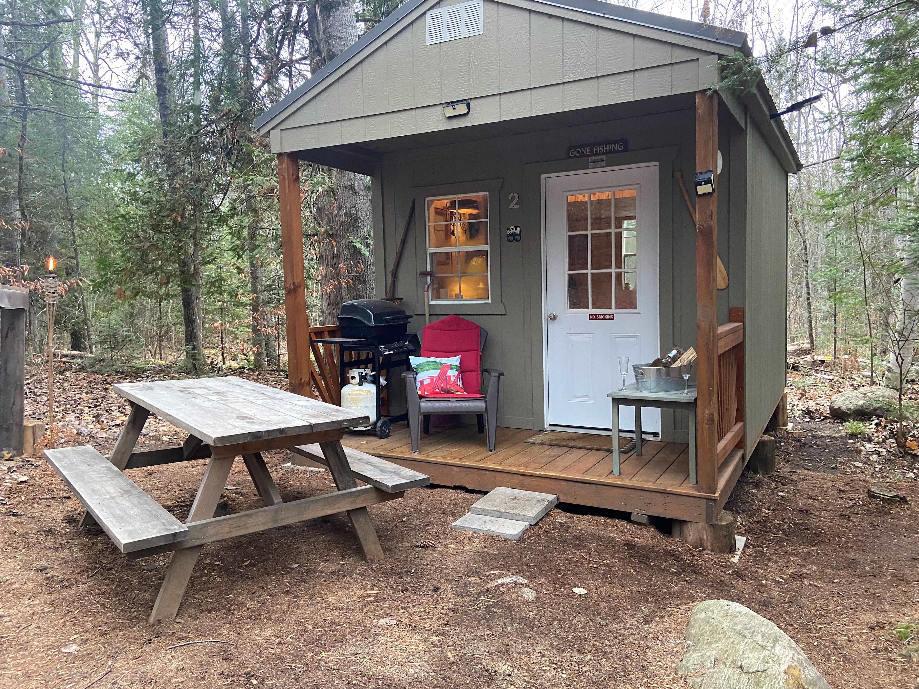 The Cabin - Cozy Rustic Retreat