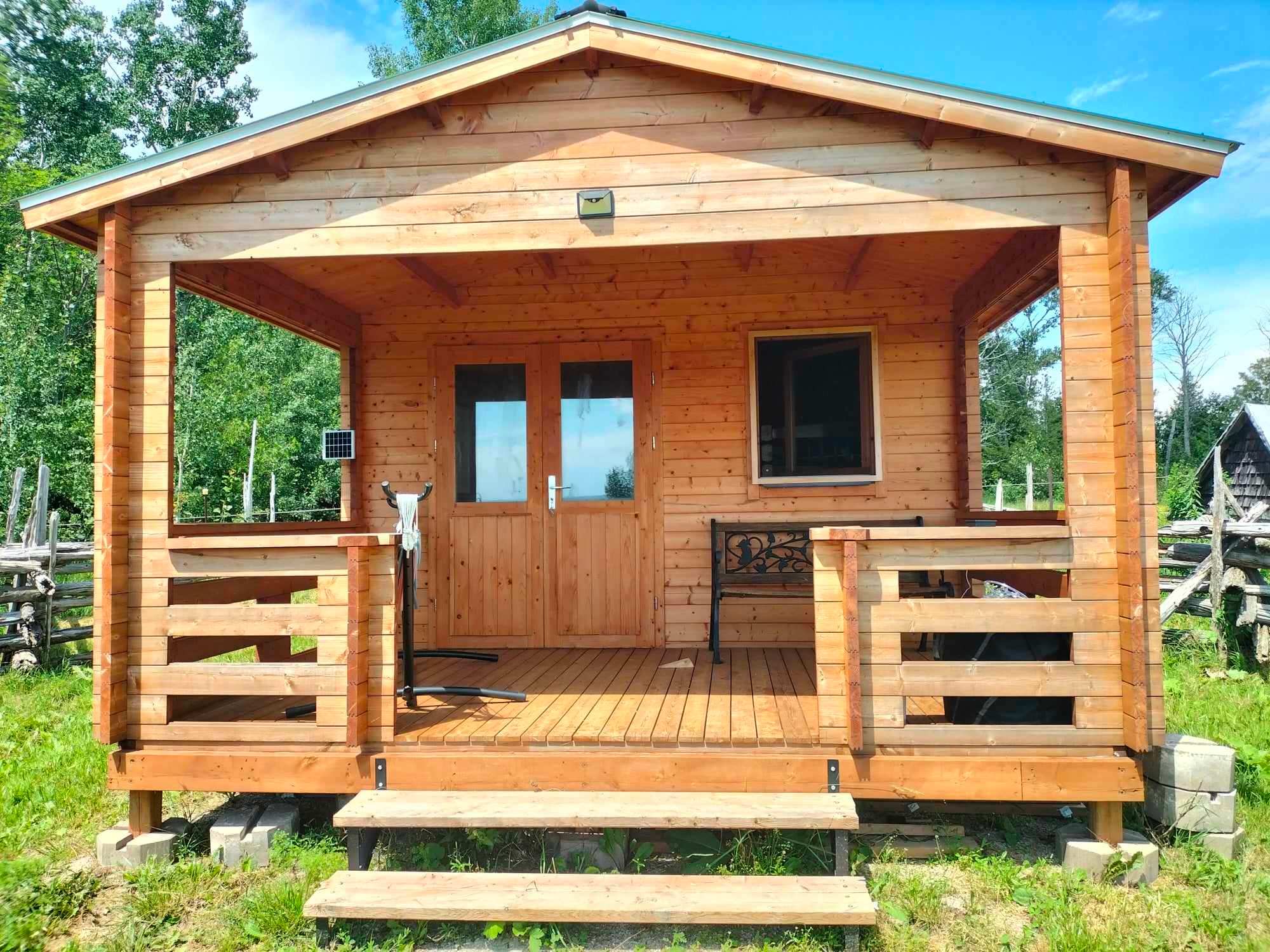 Horse pasture bunkie