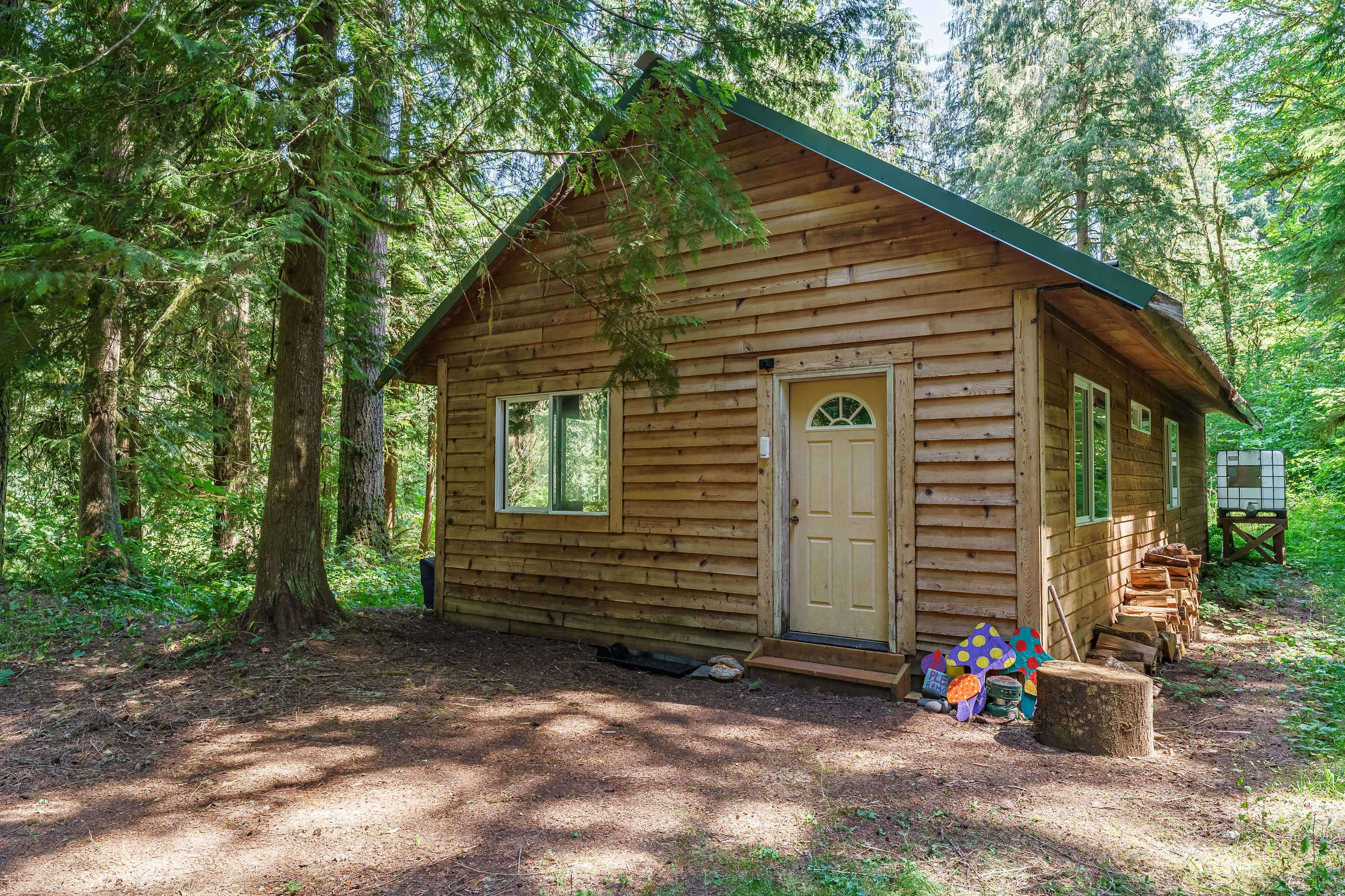 Riverfront Glamping & Camping
