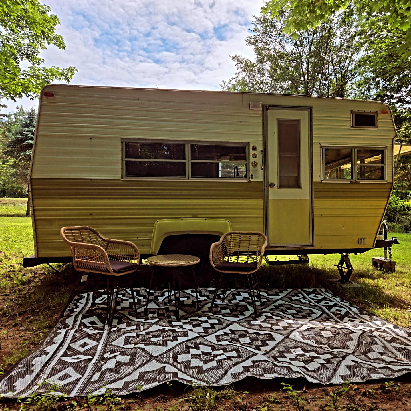 Horse Farm - RV site & Glamping