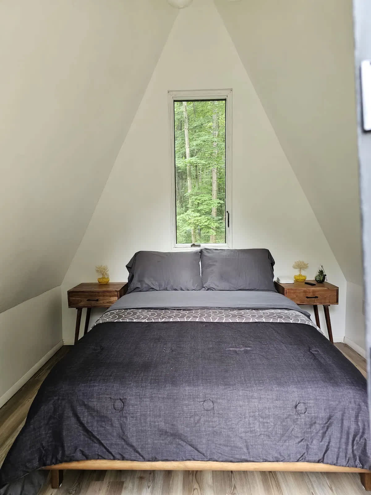 Tiny A-Frame W/ Heat/AC & Hot Tub