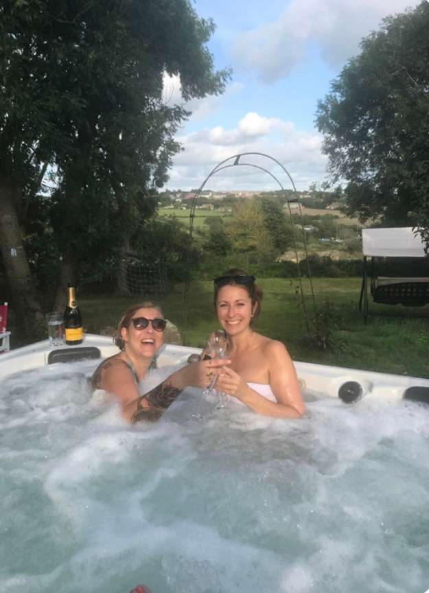 ruby rose - hot tub