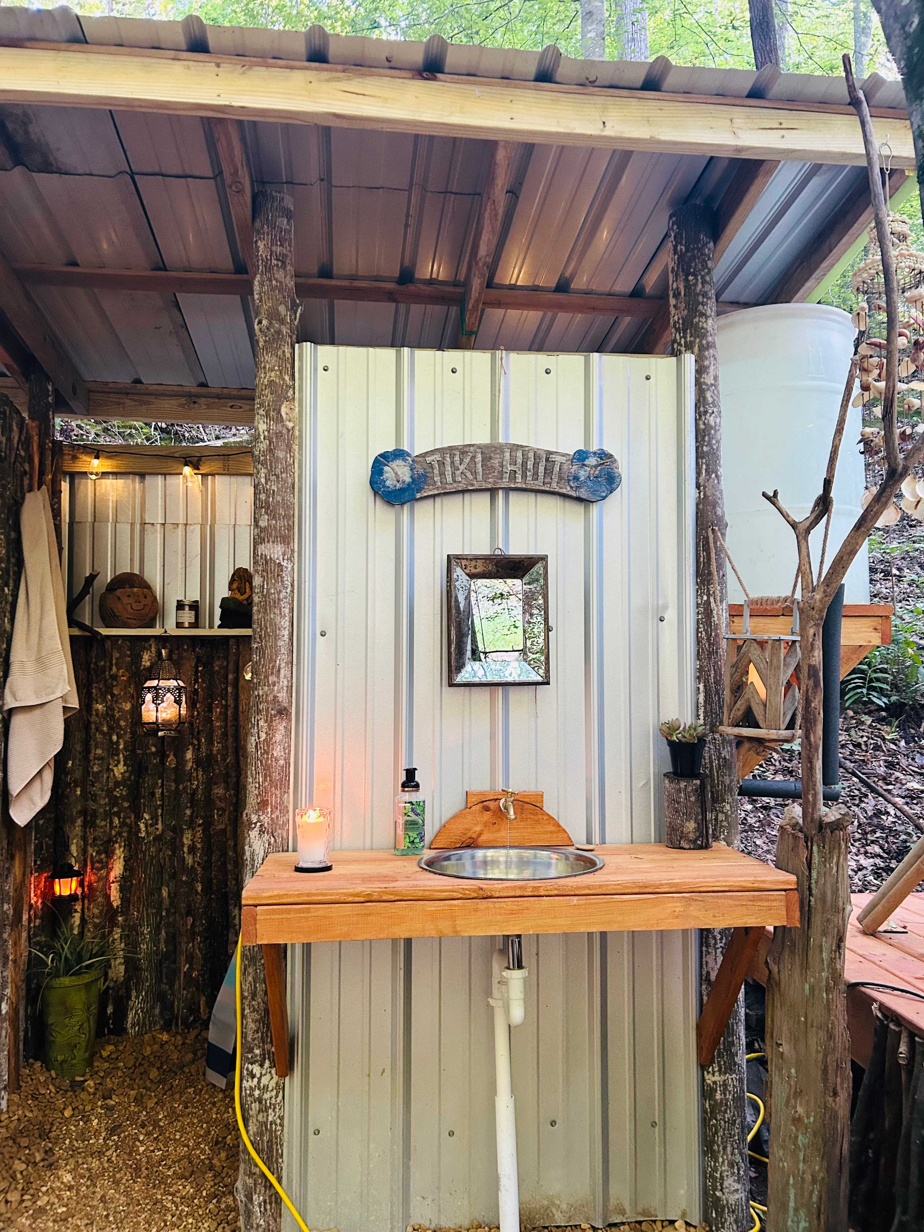 Tipi Glamping & Jacuzzi for couples