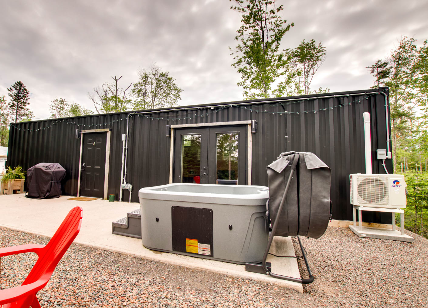 SEEK Shipping Container Cabins
