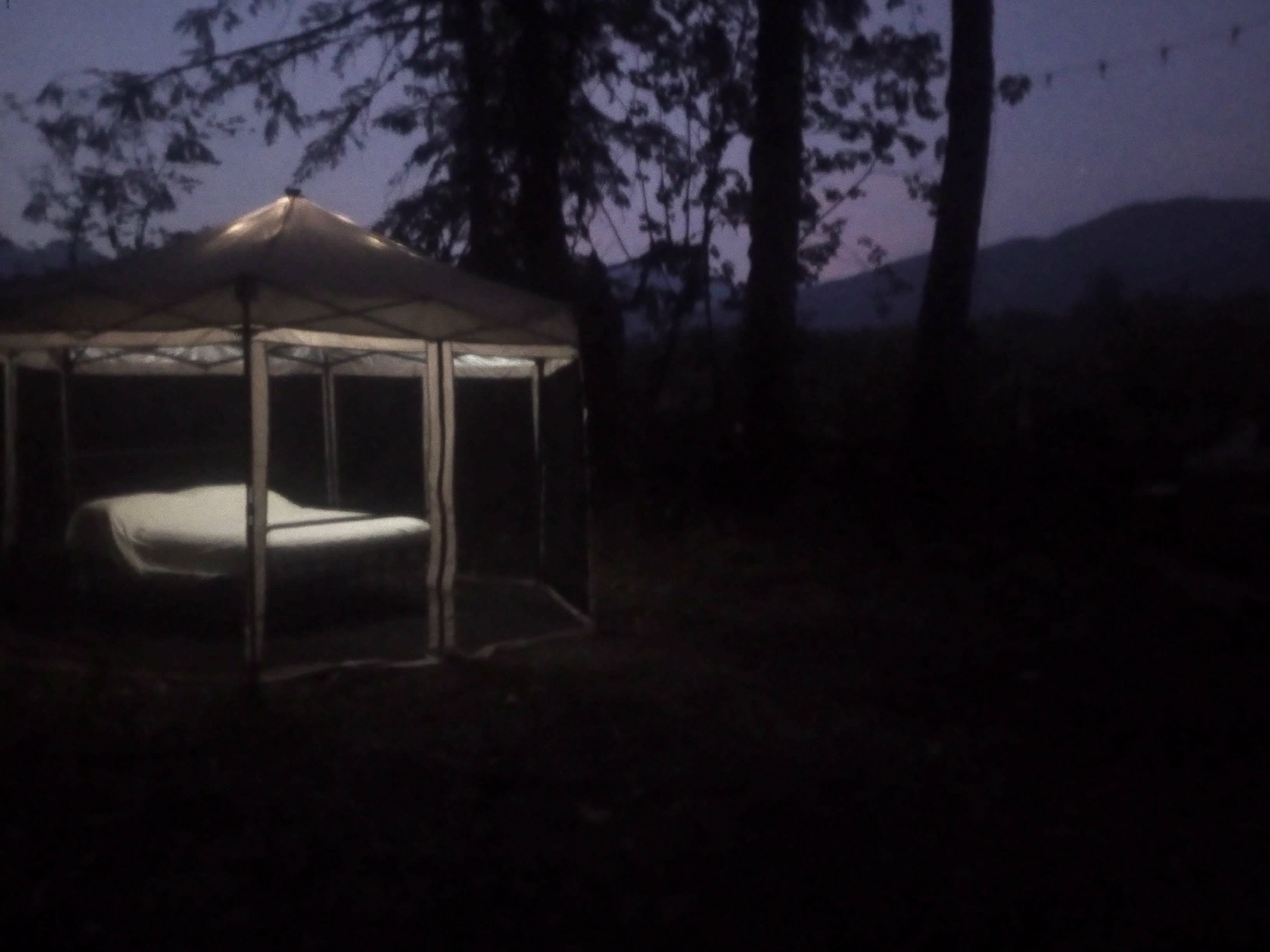 Camp 47- hot tub, river, mtn views!