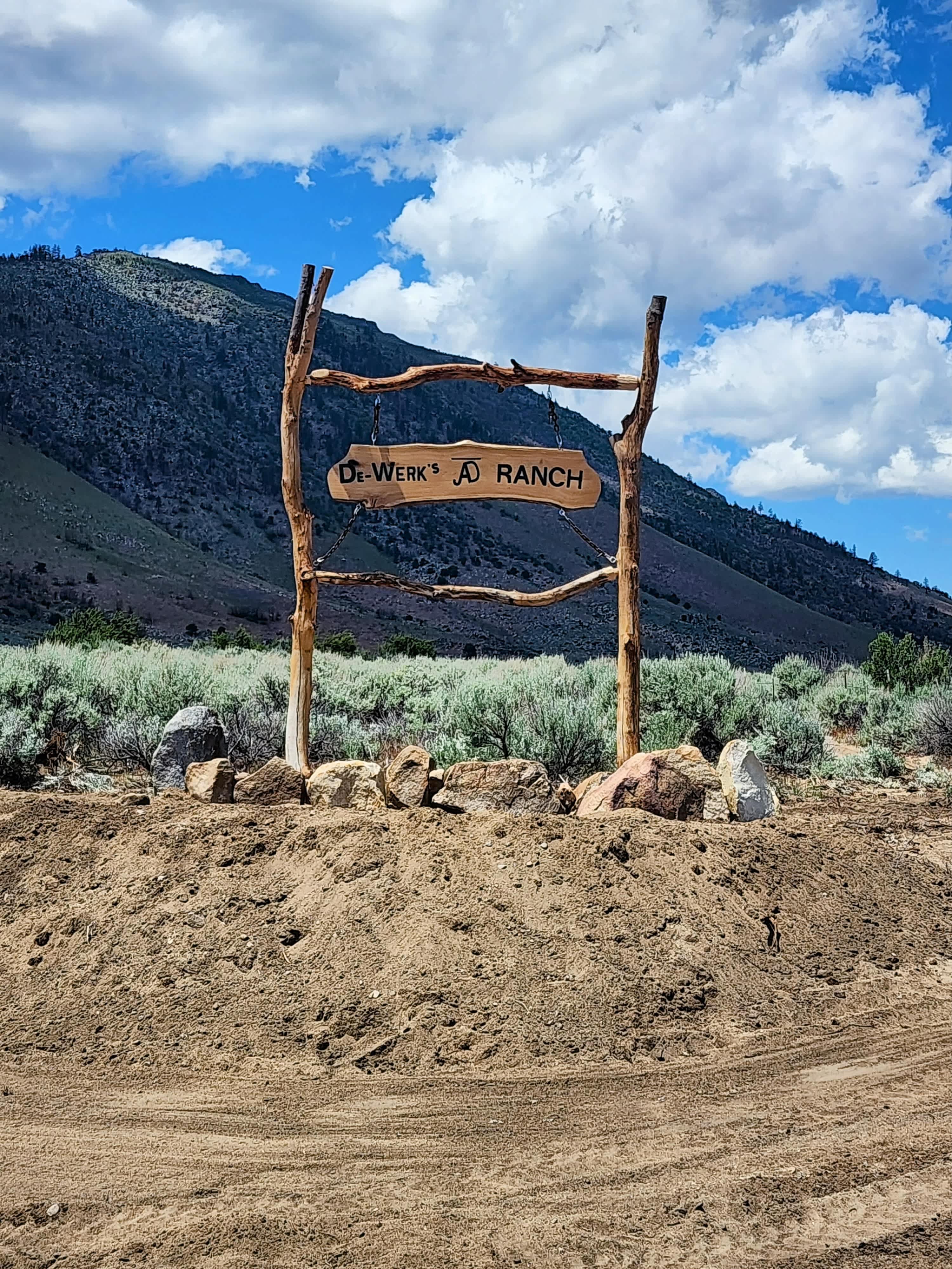 The 395 Ranch,  Seclusion & Views!