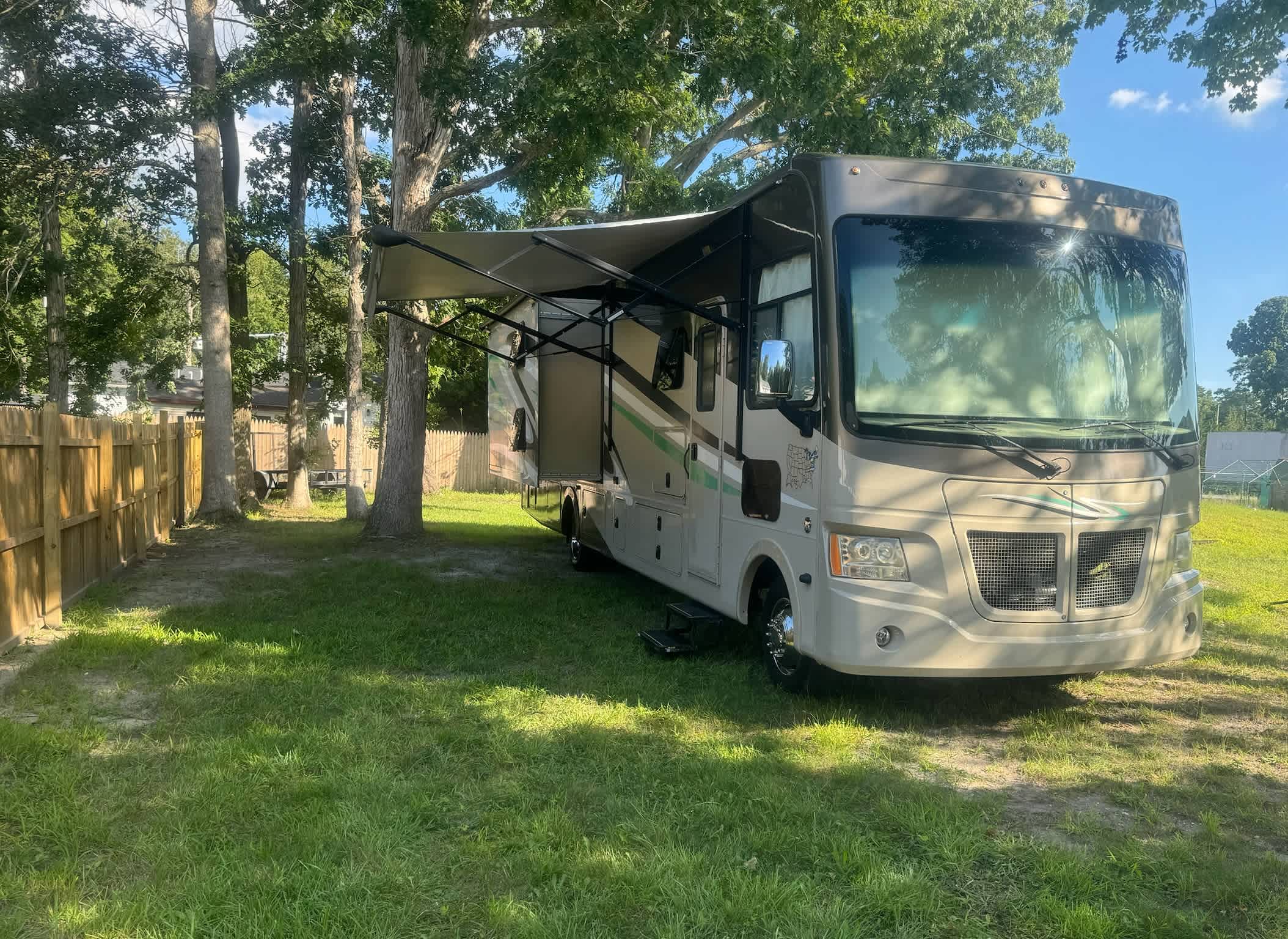 Camper/RV In Woodbine, NJ