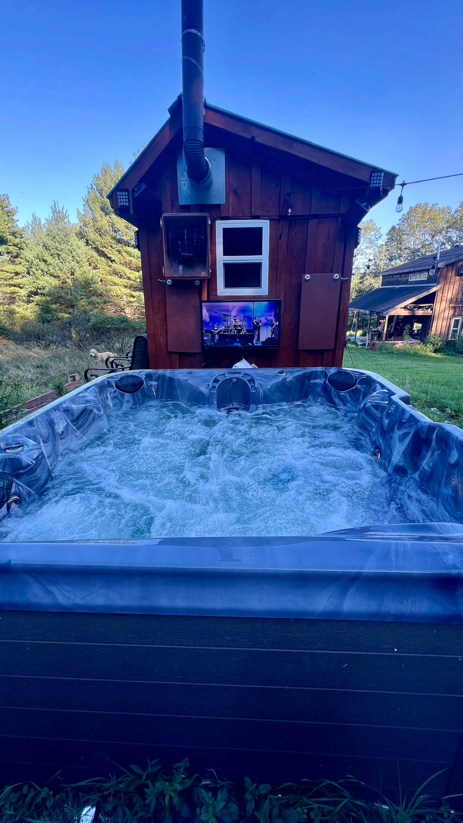 Hot tub with Entertainment system